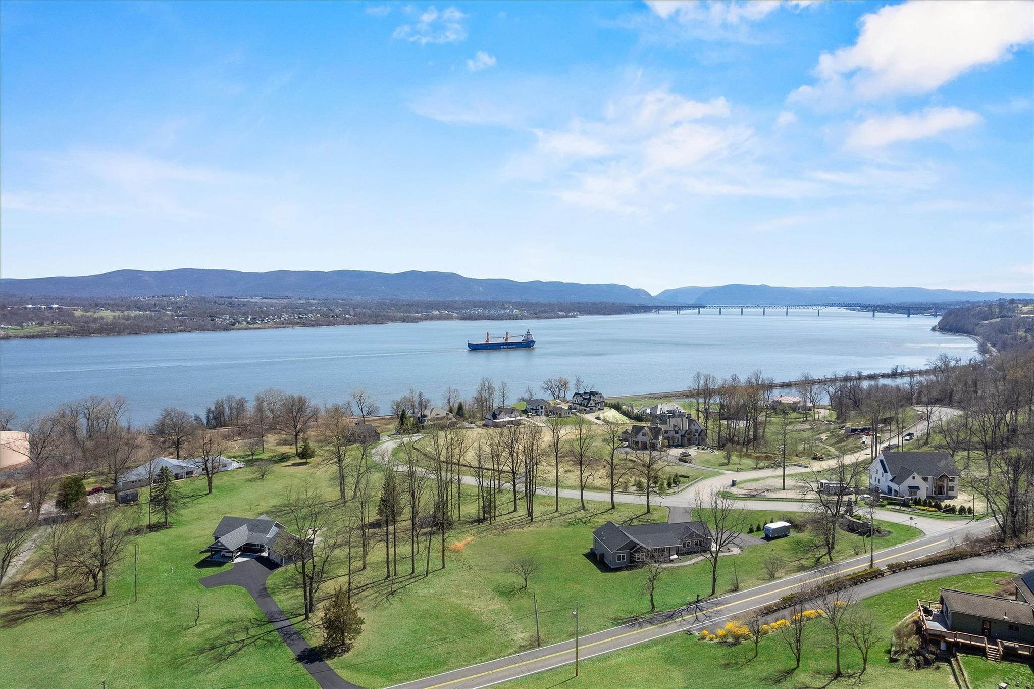 Single Family in Newburgh (Town) - River  Orange County, NY 12550