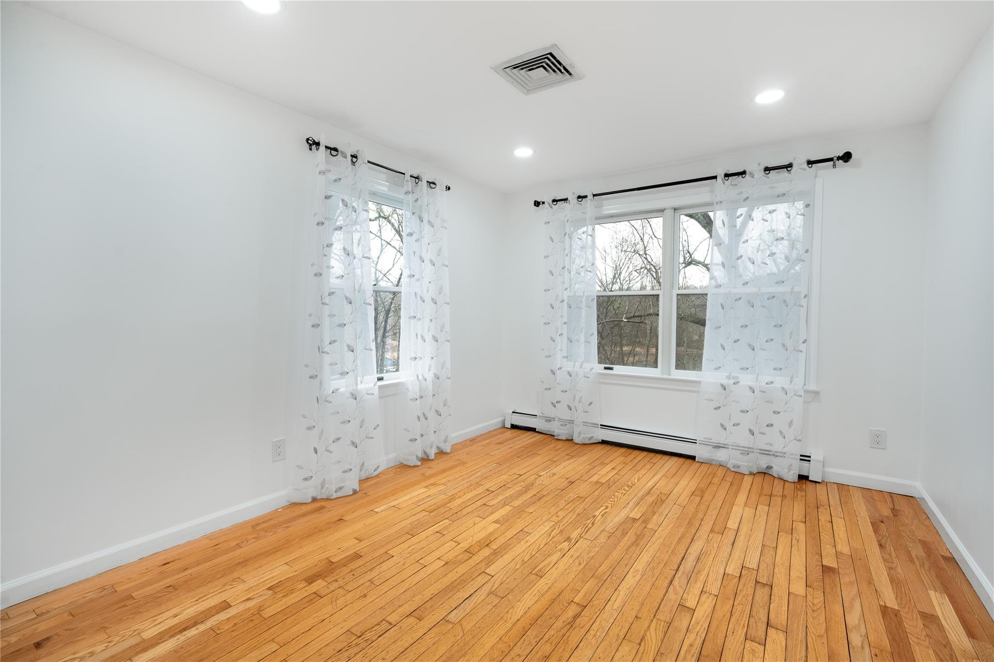 Single Family Colabaugh Pond  Westchester County, NY 10520, MLS-846197-24