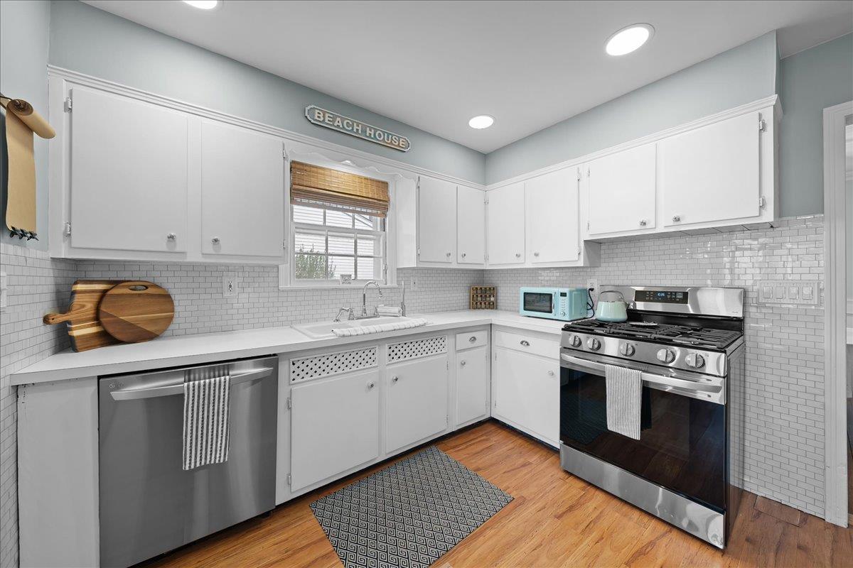 Single Family Seafield  Suffolk County, NY 11706, MLS-846209-14
