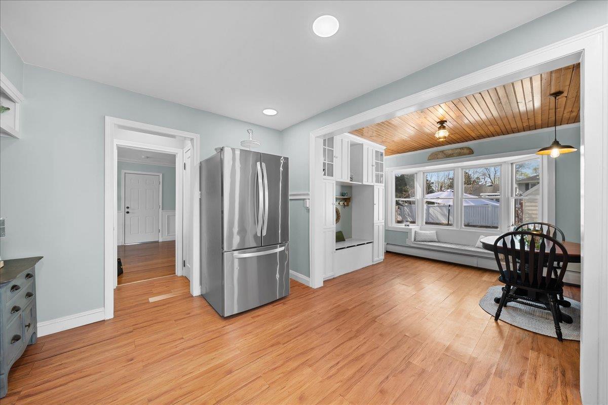 Single Family Seafield  Suffolk County, NY 11706, MLS-846209-16