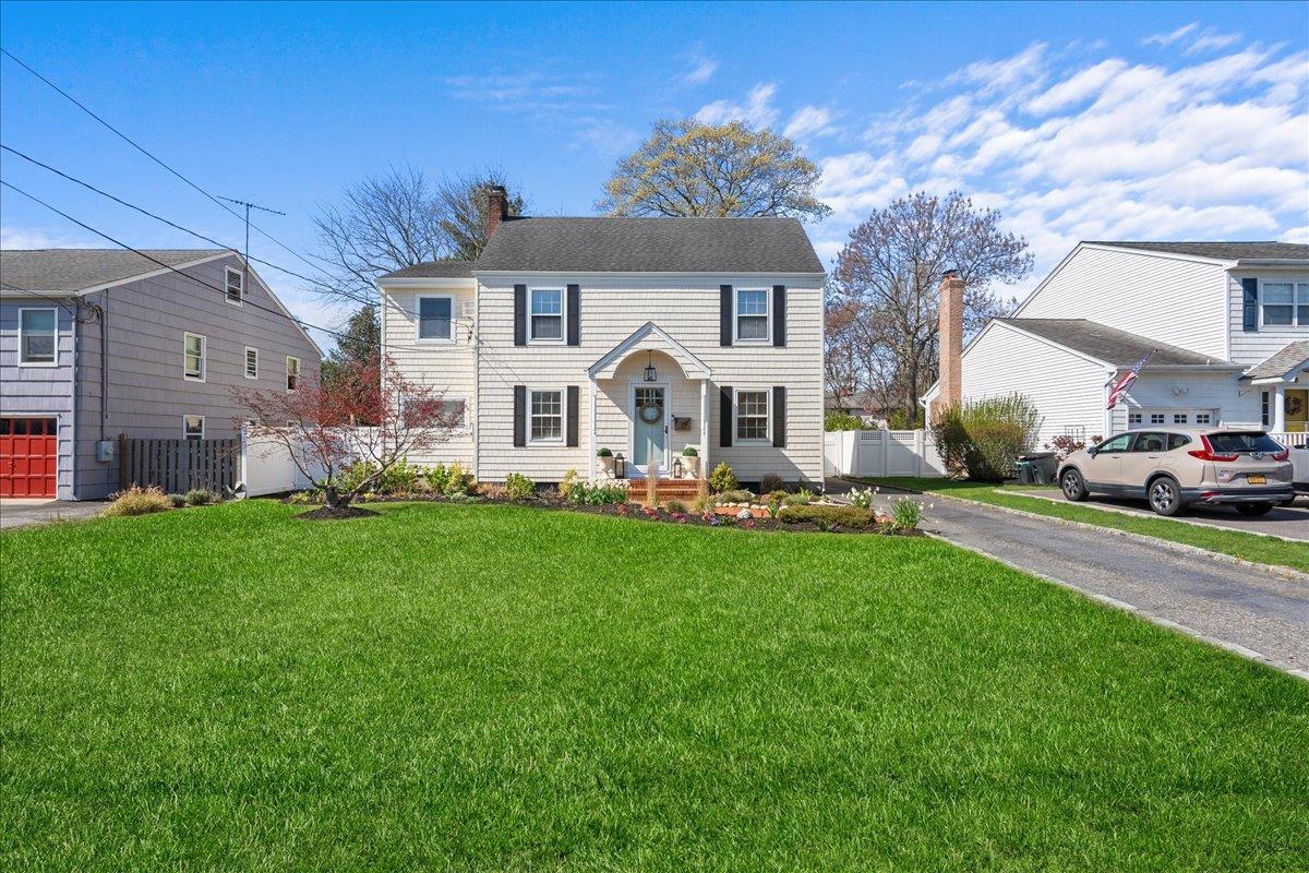 Single Family Seafield  Suffolk County, NY 11706, MLS-846209-2