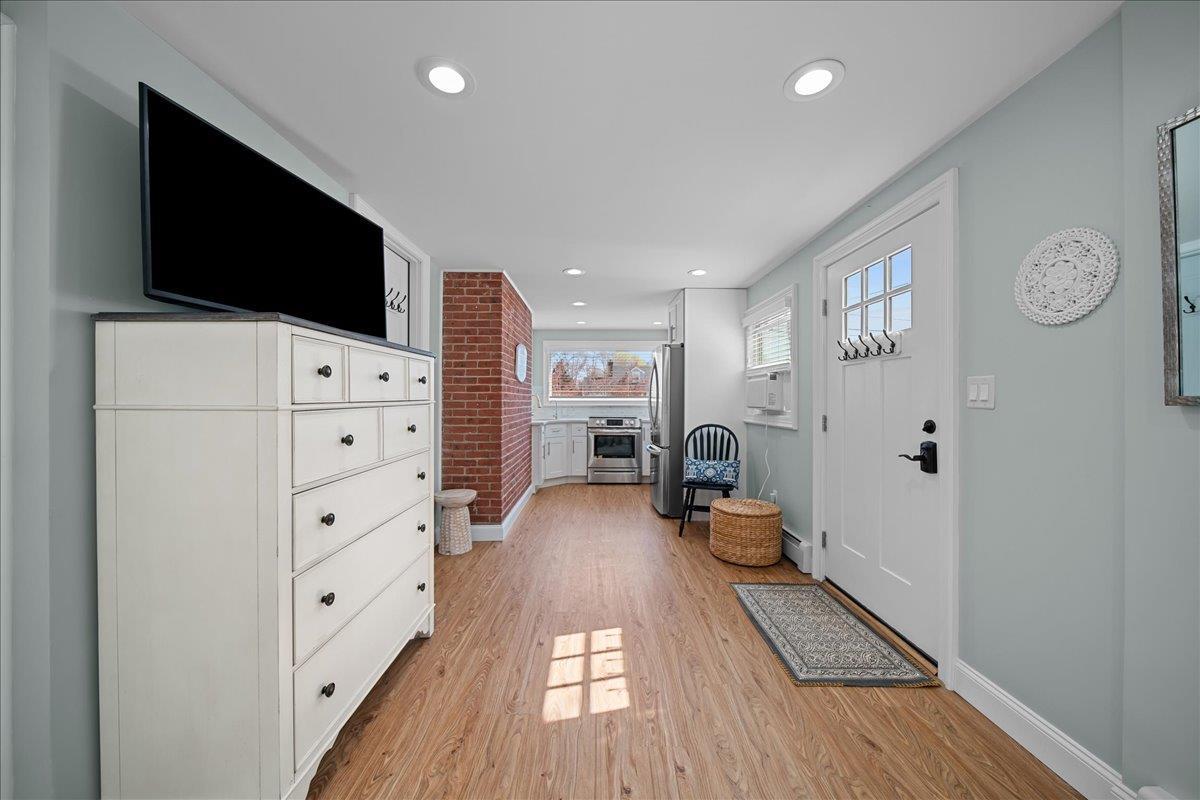 Single Family Seafield  Suffolk County, NY 11706, MLS-846209-23