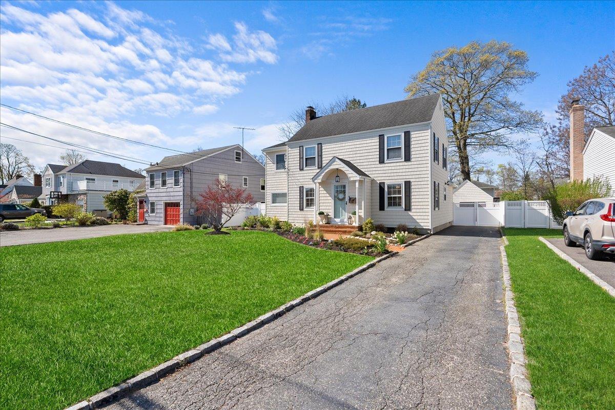 Single Family Seafield  Suffolk County, NY 11706, MLS-846209-3