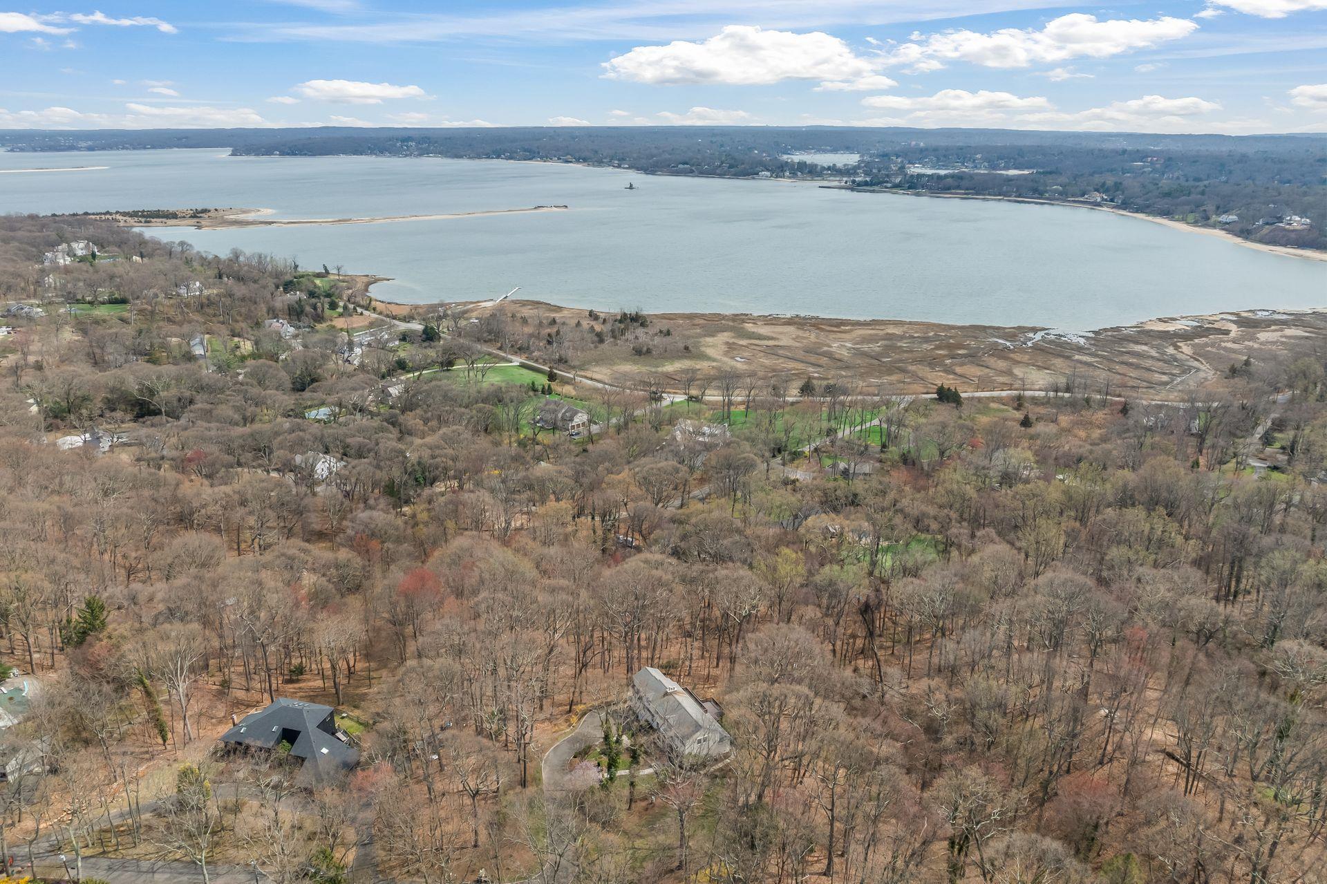 Single Family Oakwood  Suffolk County, NY 11743, MLS-846285-40