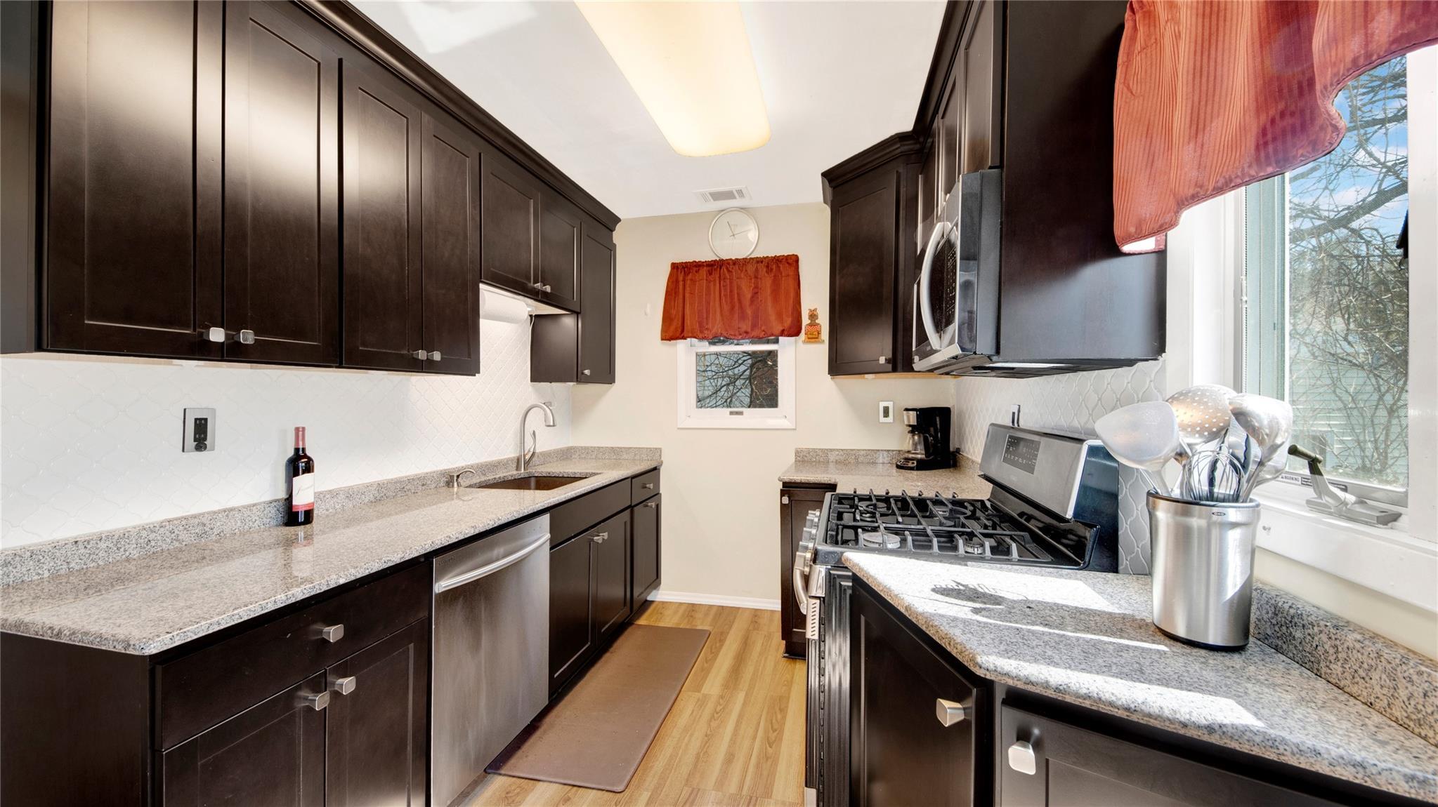 Single Family Heathcote  Westchester County, NY 10710, MLS-846316-10
