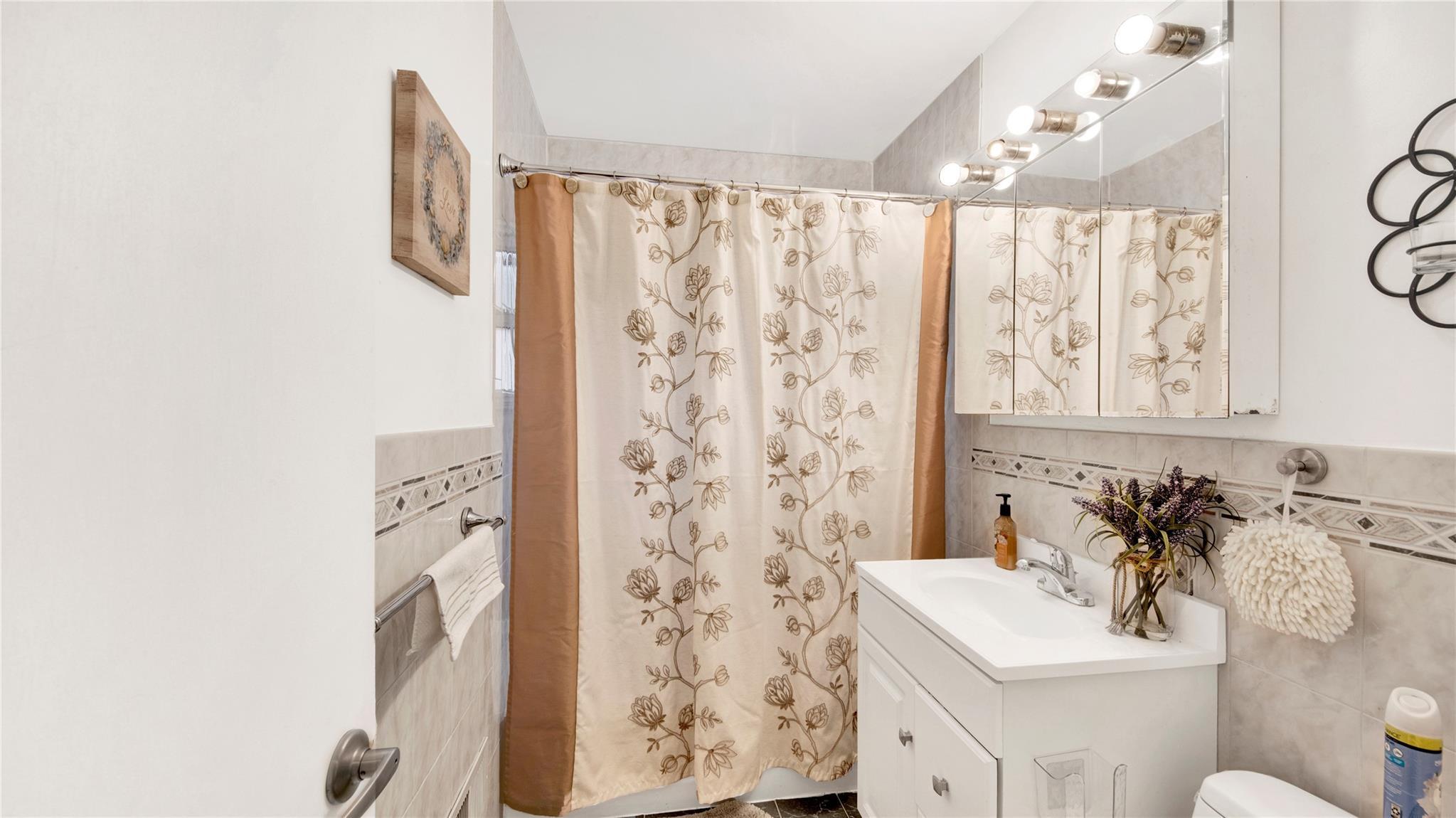 Single Family Heathcote  Westchester County, NY 10710, MLS-846316-12