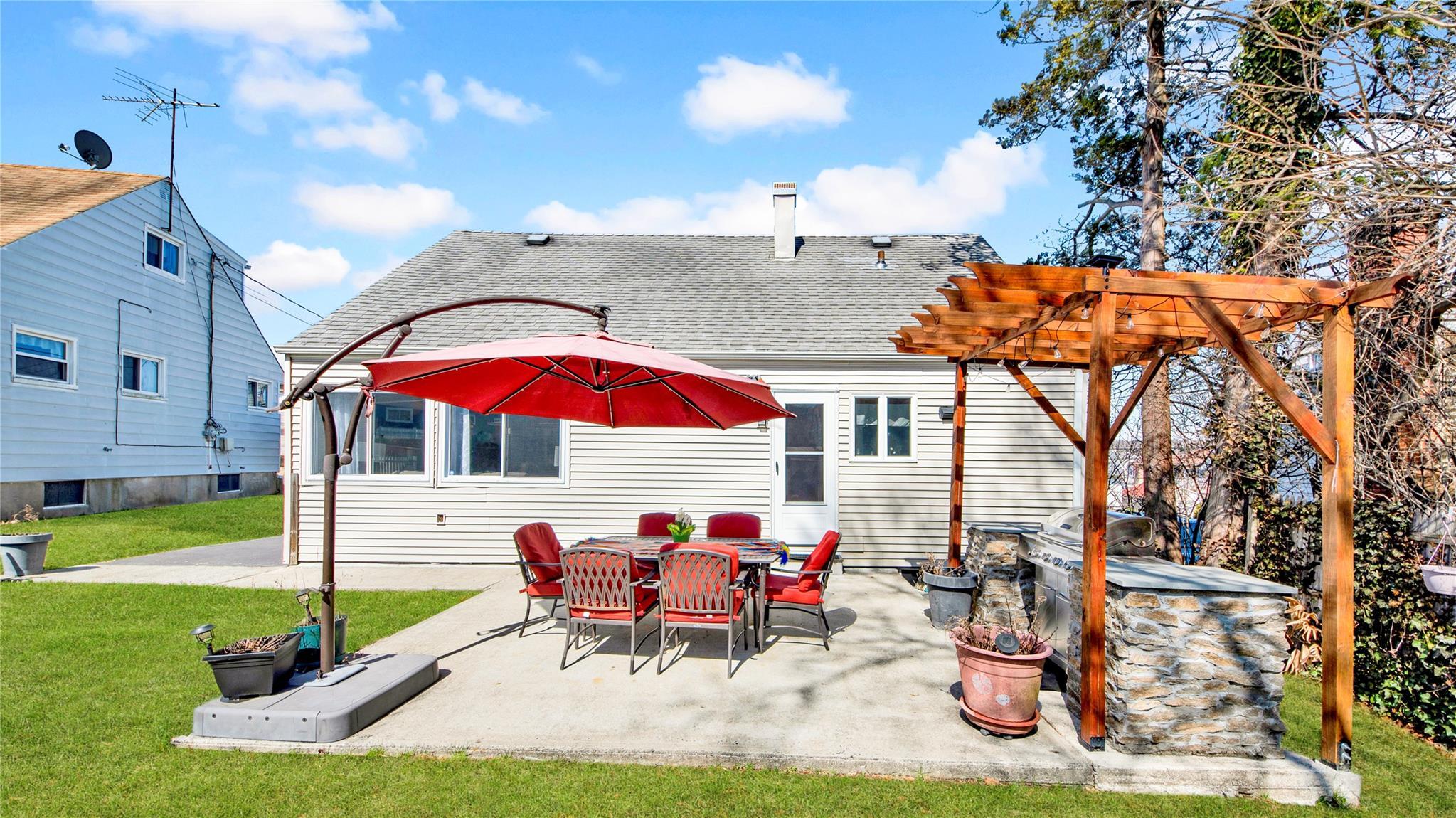 Single Family Heathcote  Westchester County, NY 10710, MLS-846316-25