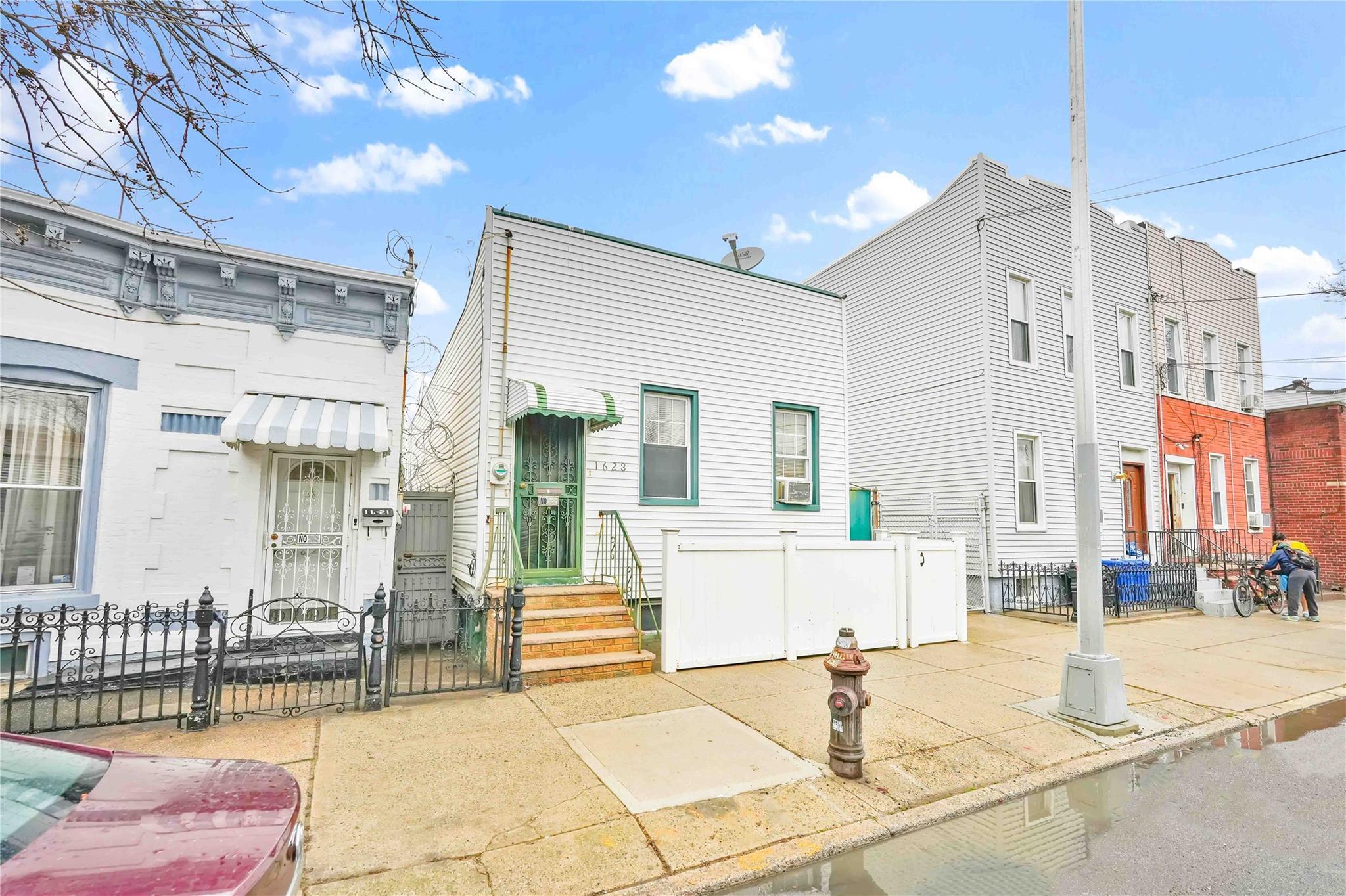 Single Family George  Queens, NY 11385, MLS-846318-2