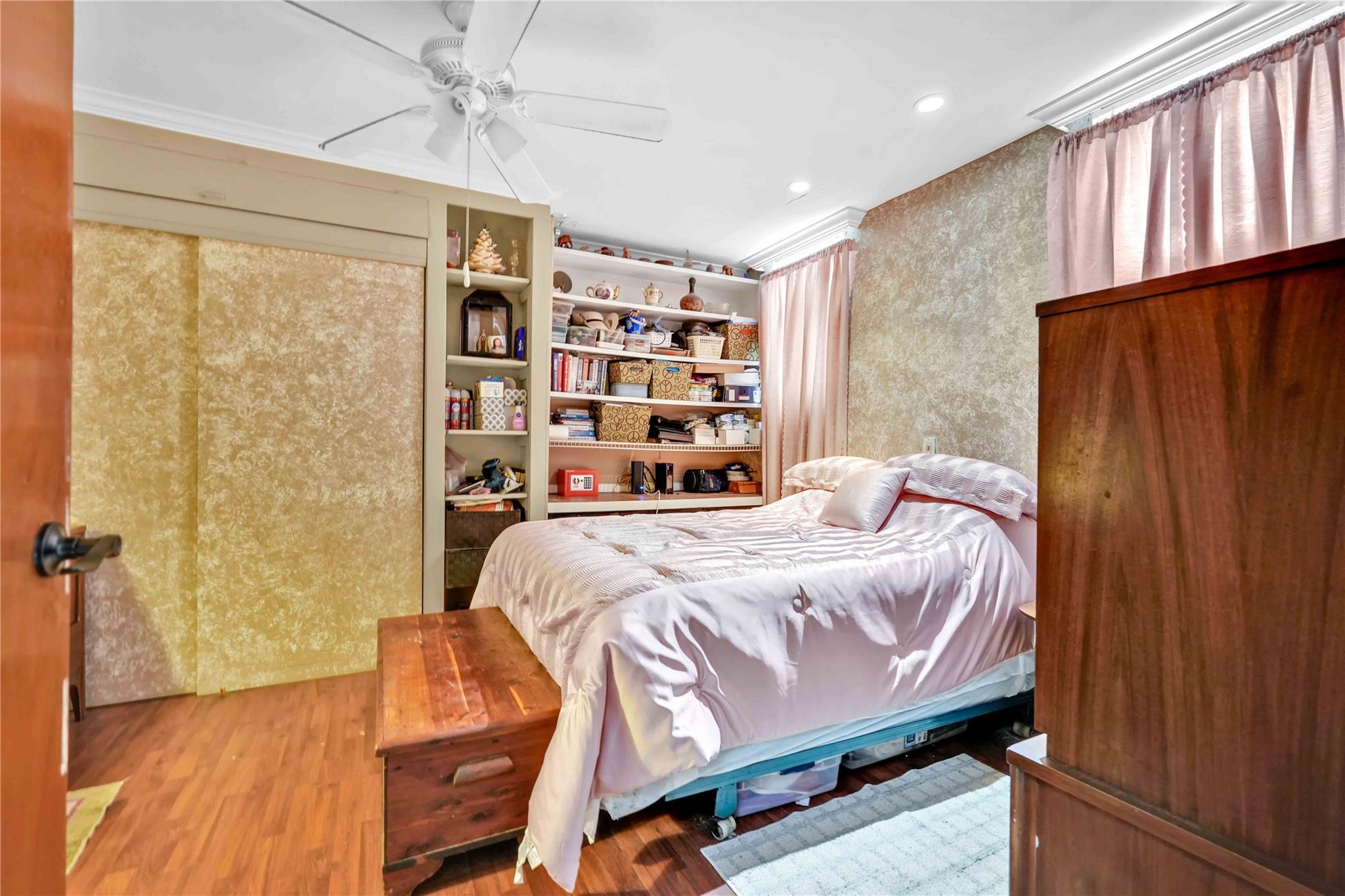 Single Family George  Queens, NY 11385, MLS-846318-4