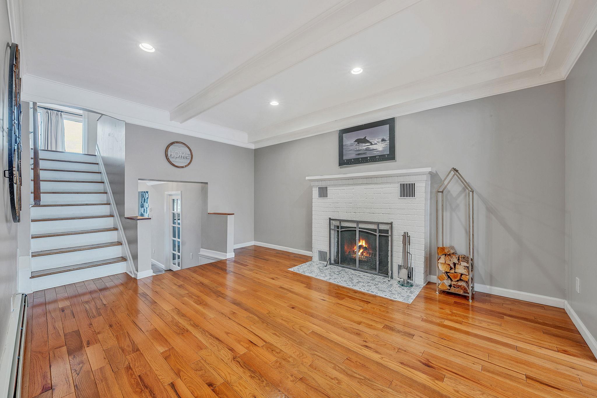 Single Family Baylawn Avenue  Suffolk County, NY 11726, MLS-846343-10