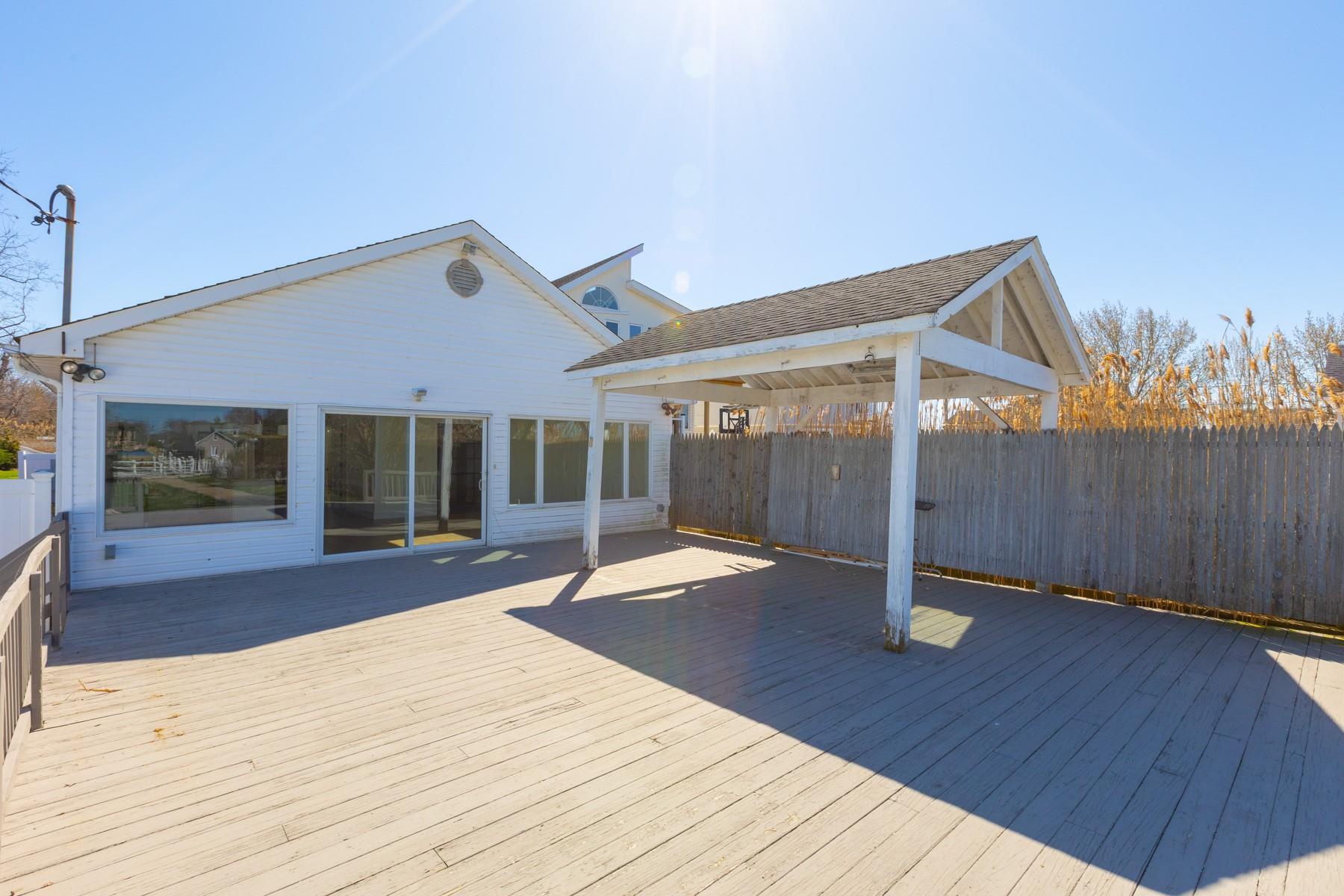 Single Family Riverdale  Nassau County, NY 11758, MLS-846361-10
