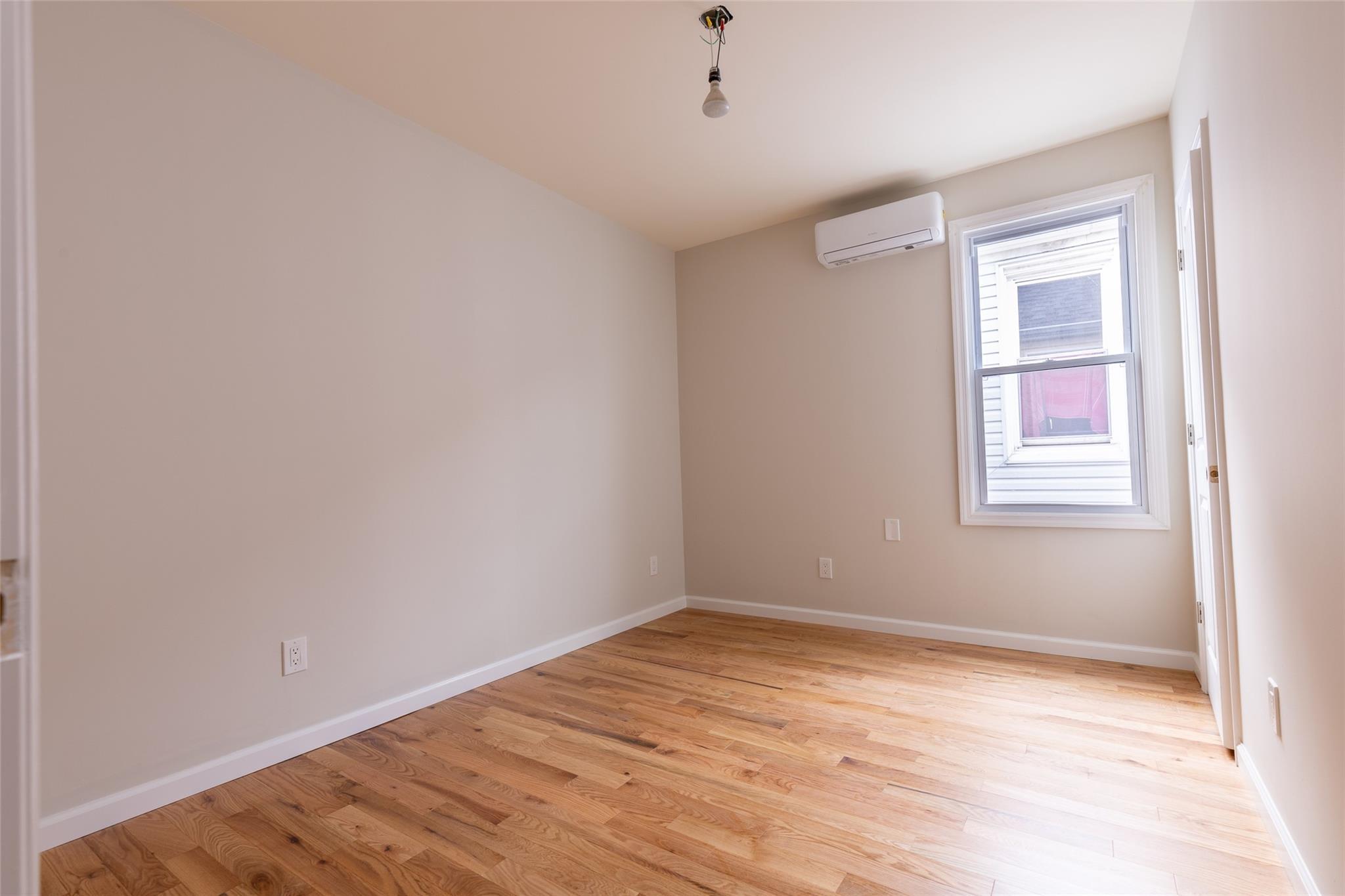 Single Family 48th  Queens, NY 11377, MLS-846371-10