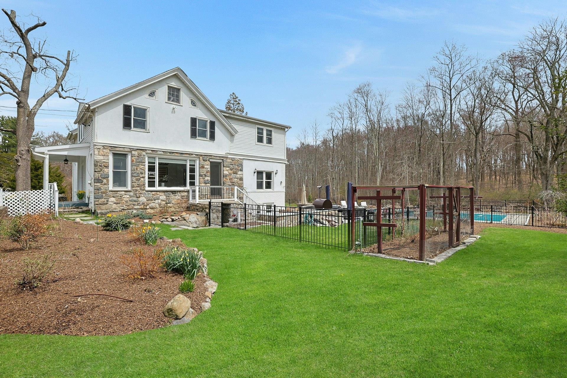 Single Family Pinesbridge  Westchester County, NY 10562, MLS-846399-33