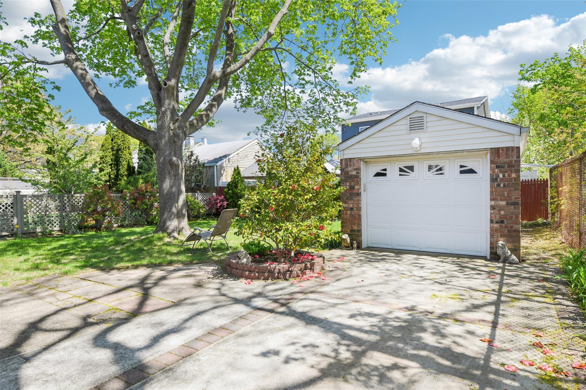 Single Family Catlin  Nassau County, NY 11557, MLS-846402-25
