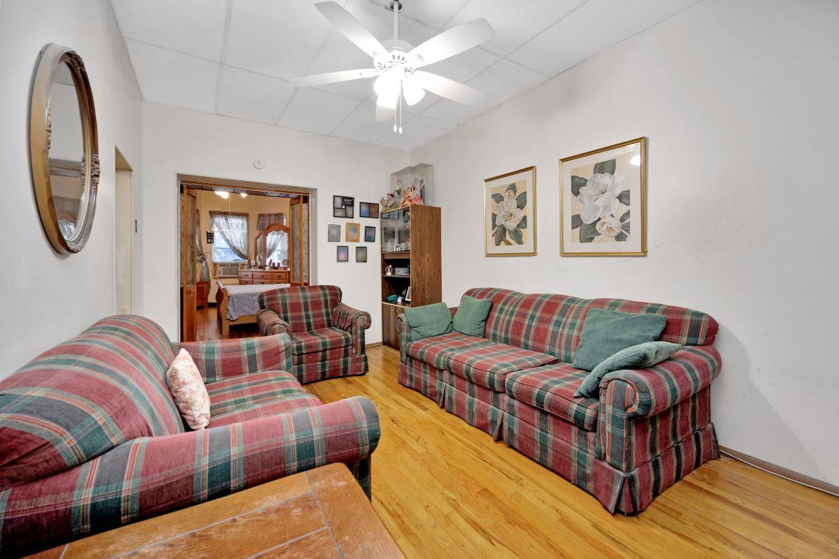 Single Family Chestnut  Brooklyn, NY 11208, MLS-846441-3