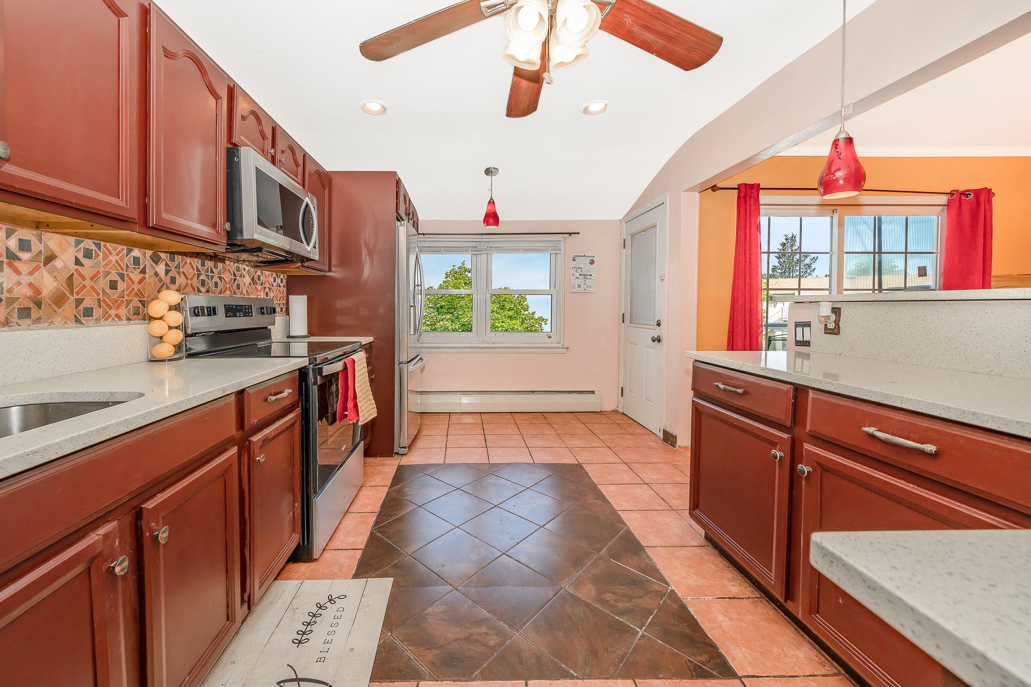 Single Family Briarwood  Suffolk County, NY 11798, MLS-846518-10