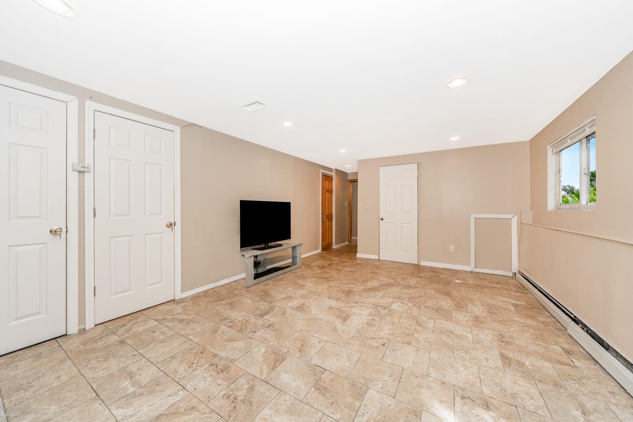 Single Family Briarwood  Suffolk County, NY 11798, MLS-846518-17
