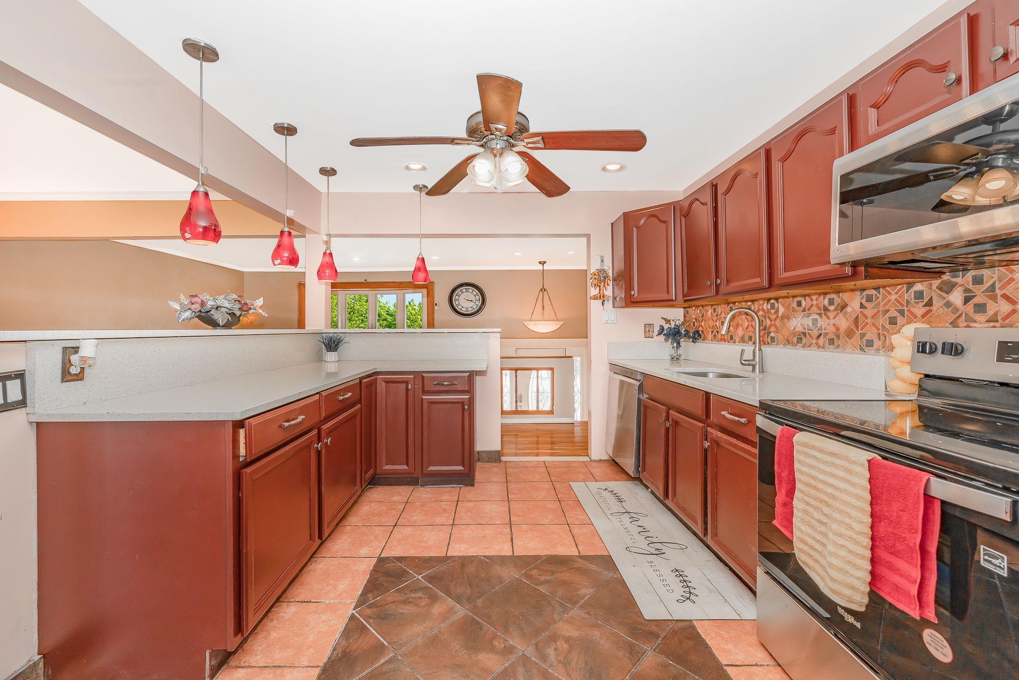 Single Family Briarwood  Suffolk County, NY 11798, MLS-846518-9