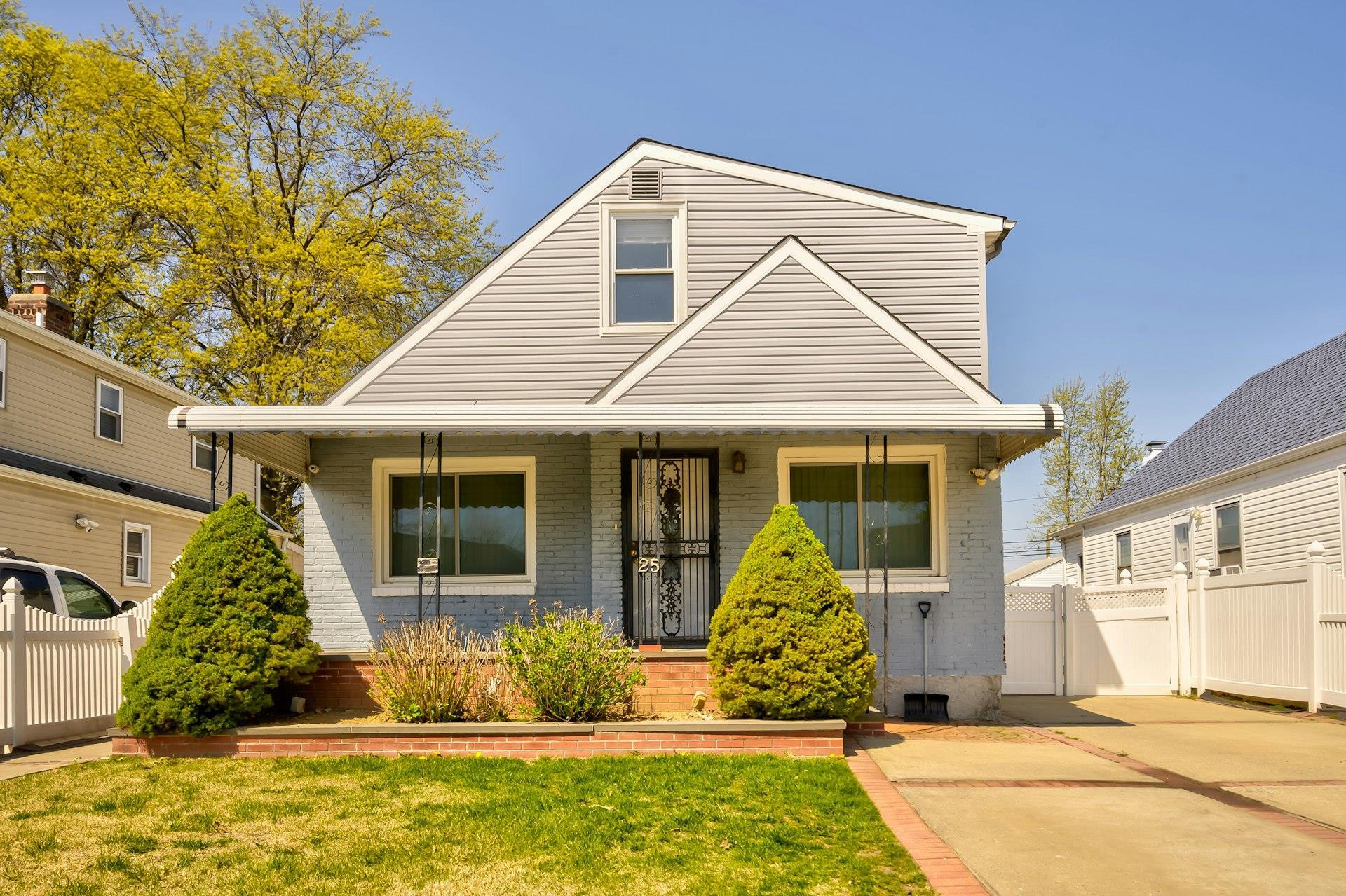 Single Family Virginia  Nassau County, NY 11003, MLS-846537-2