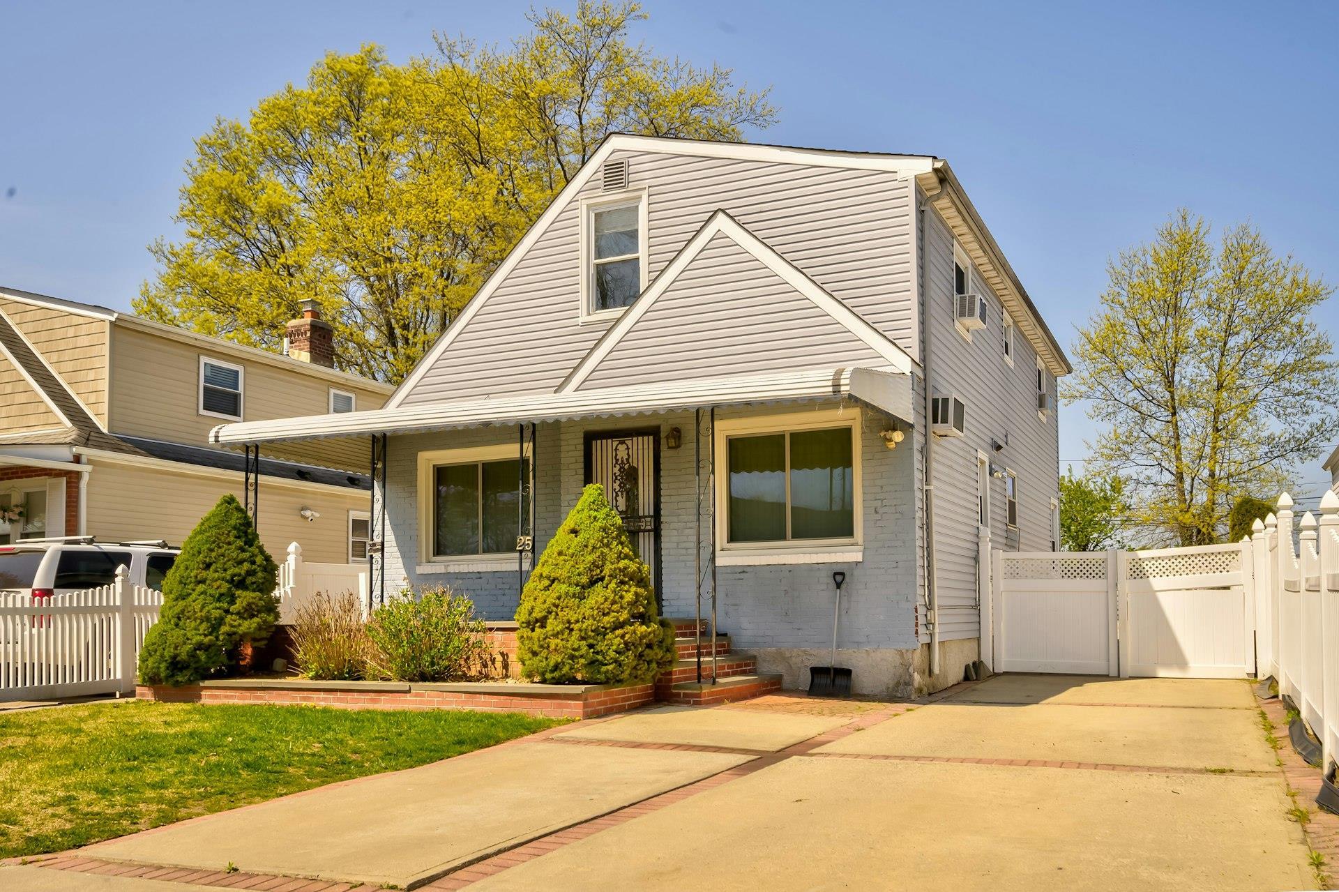 Single Family Virginia  Nassau County, NY 11003, MLS-846537-3