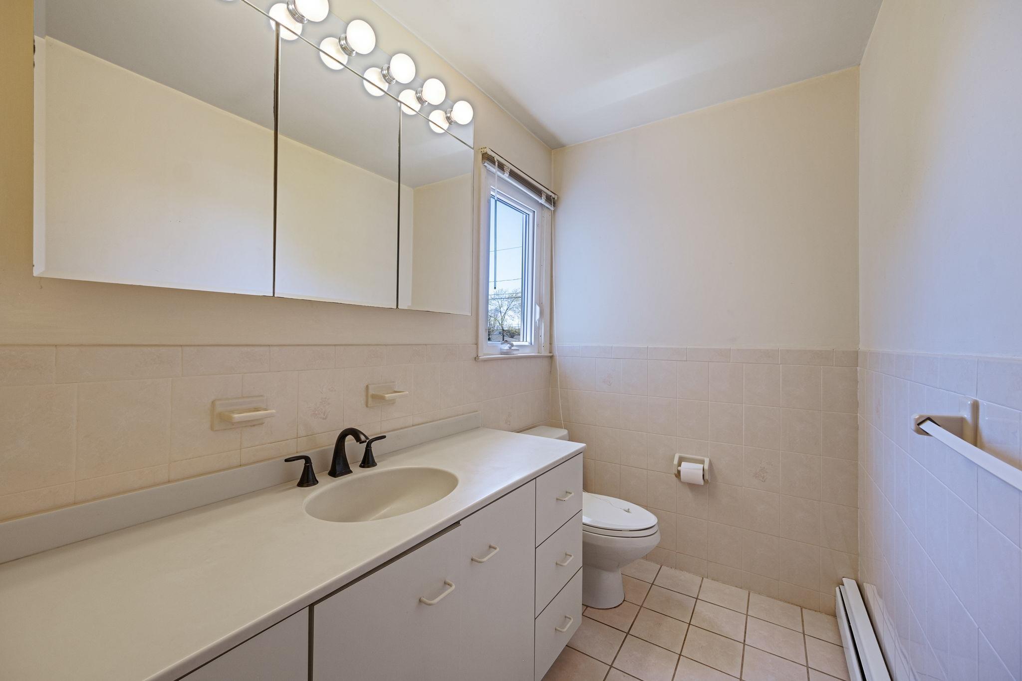 Single Family Idle Hour  Suffolk County, NY 11769, MLS-846608-19