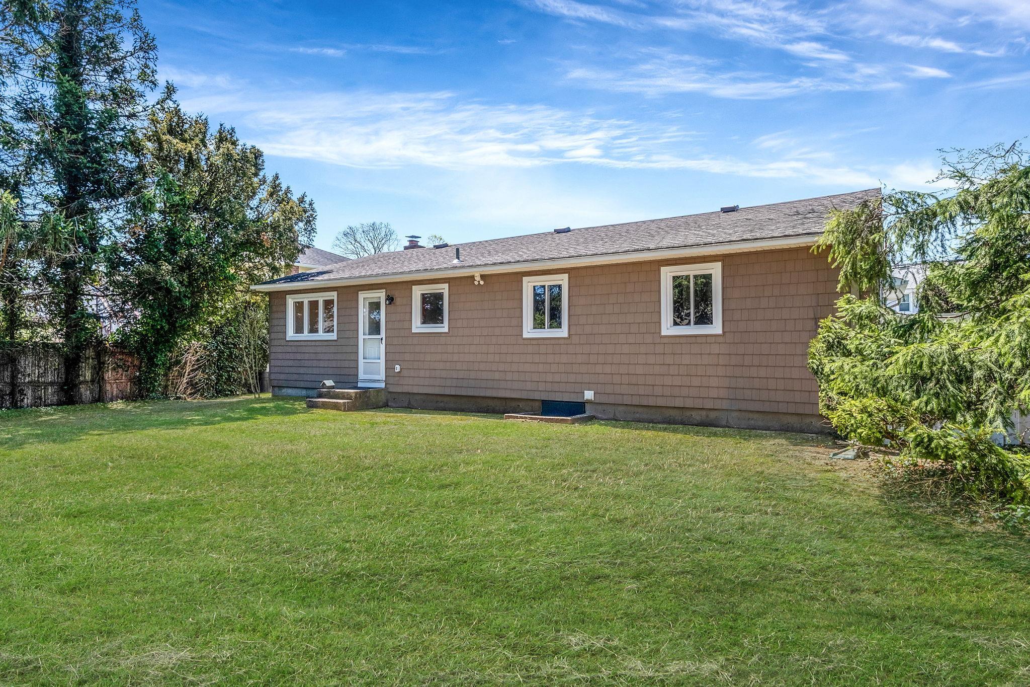Single Family Idle Hour  Suffolk County, NY 11769, MLS-846608-20