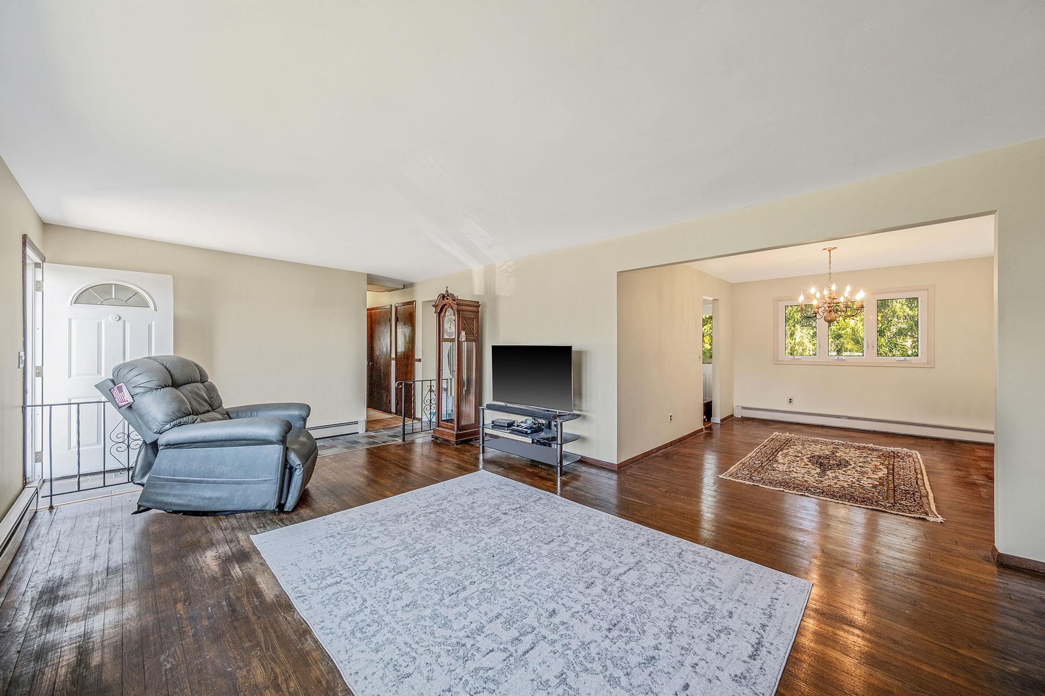 Single Family Idle Hour  Suffolk County, NY 11769, MLS-846608-7