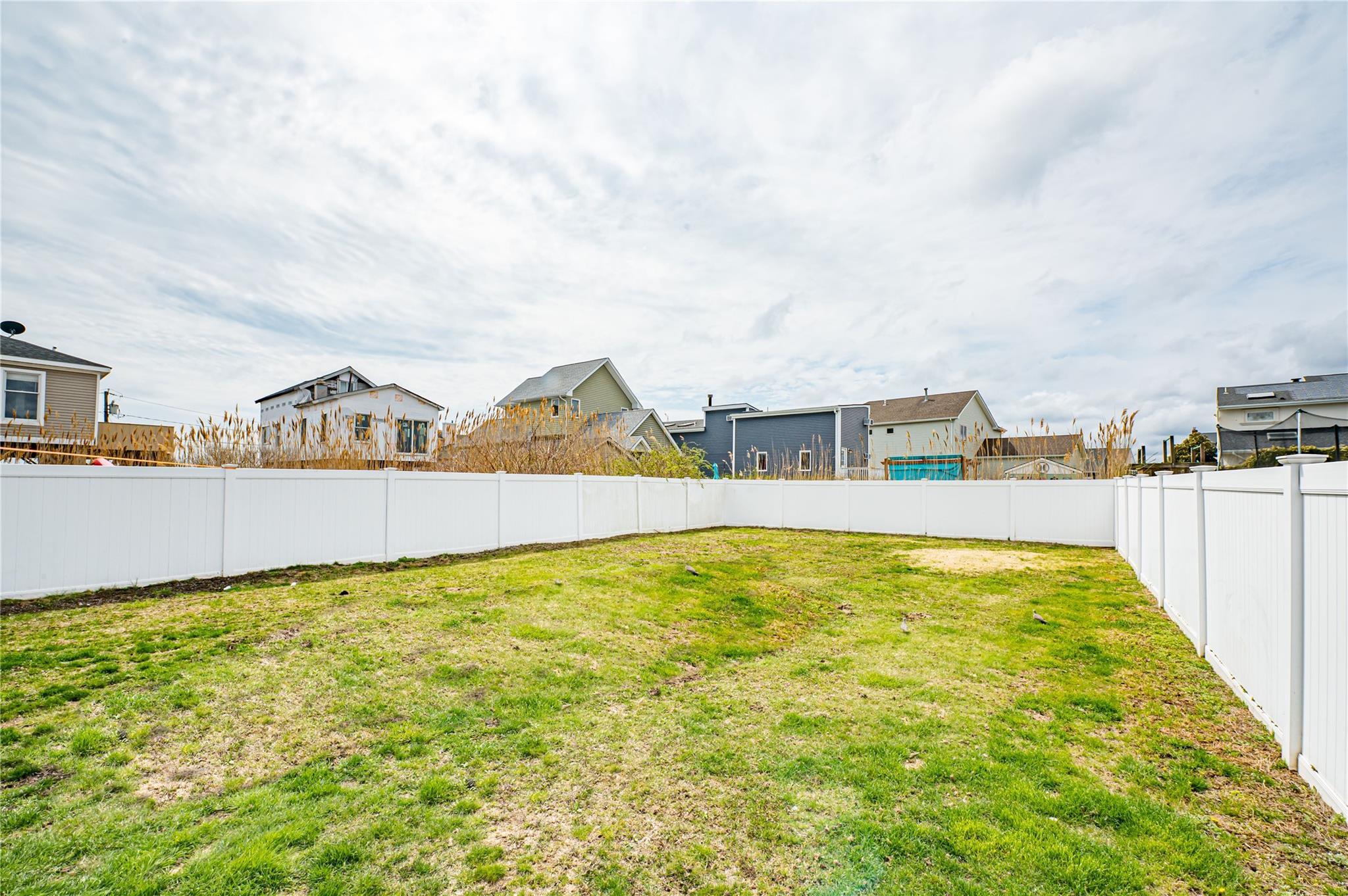 Single Family Surf  Suffolk County, NY 11757, MLS-846618-17
