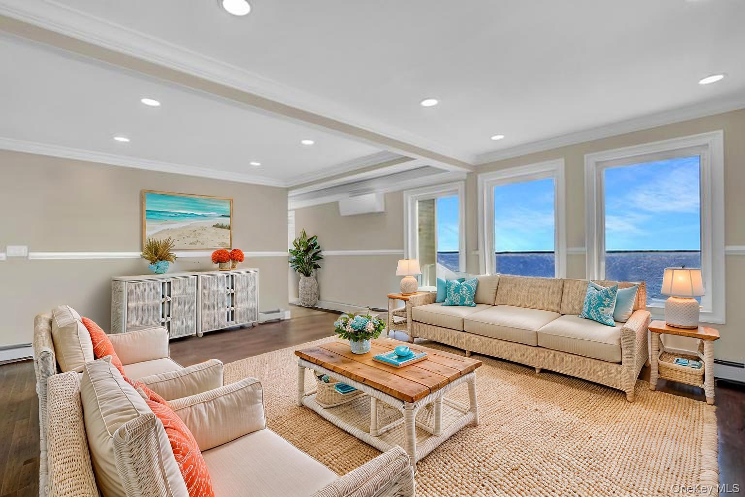 Single Family East Suffolk County, NY 11726, MLS-846641-22