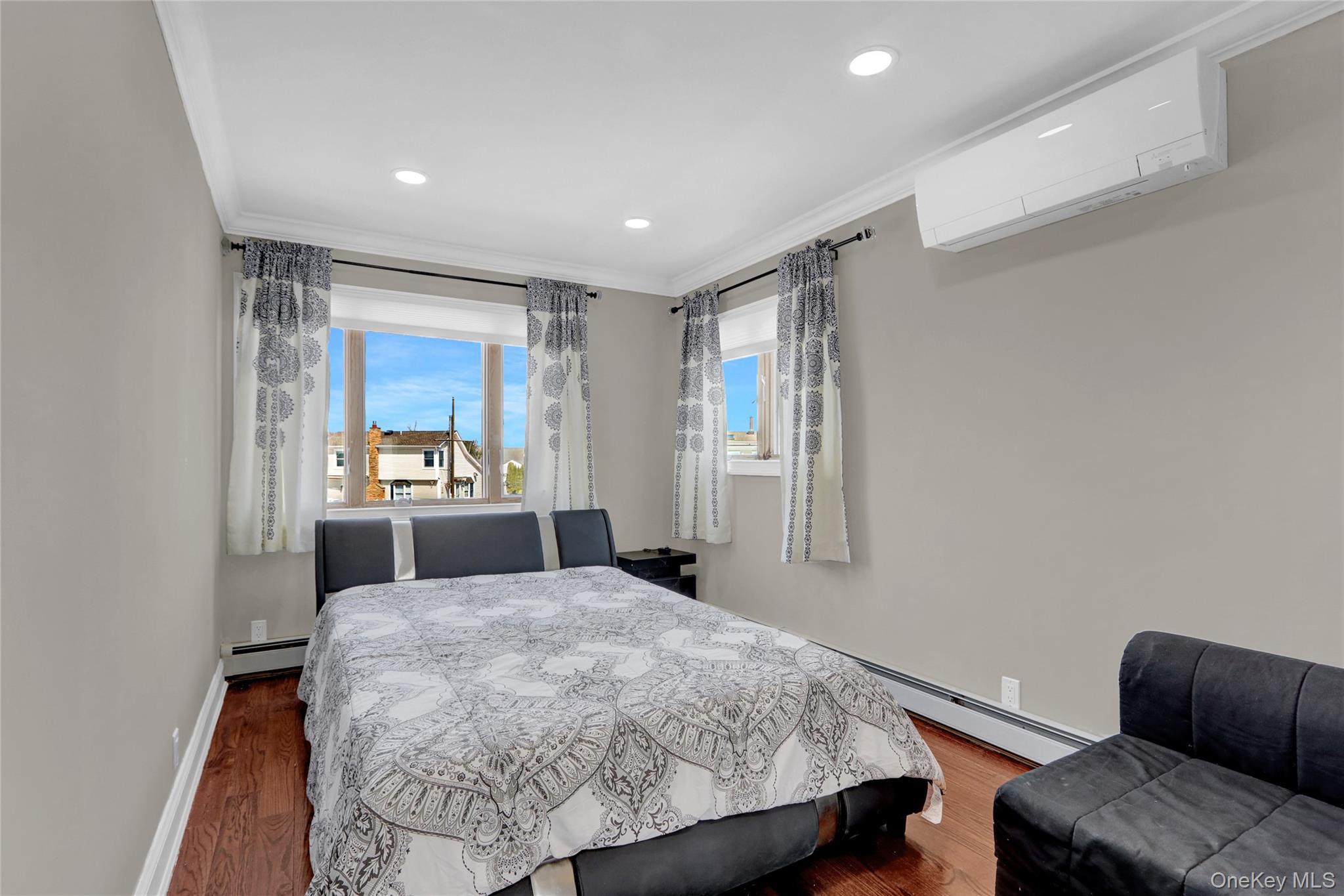 Single Family East Suffolk County, NY 11726, MLS-846641-23