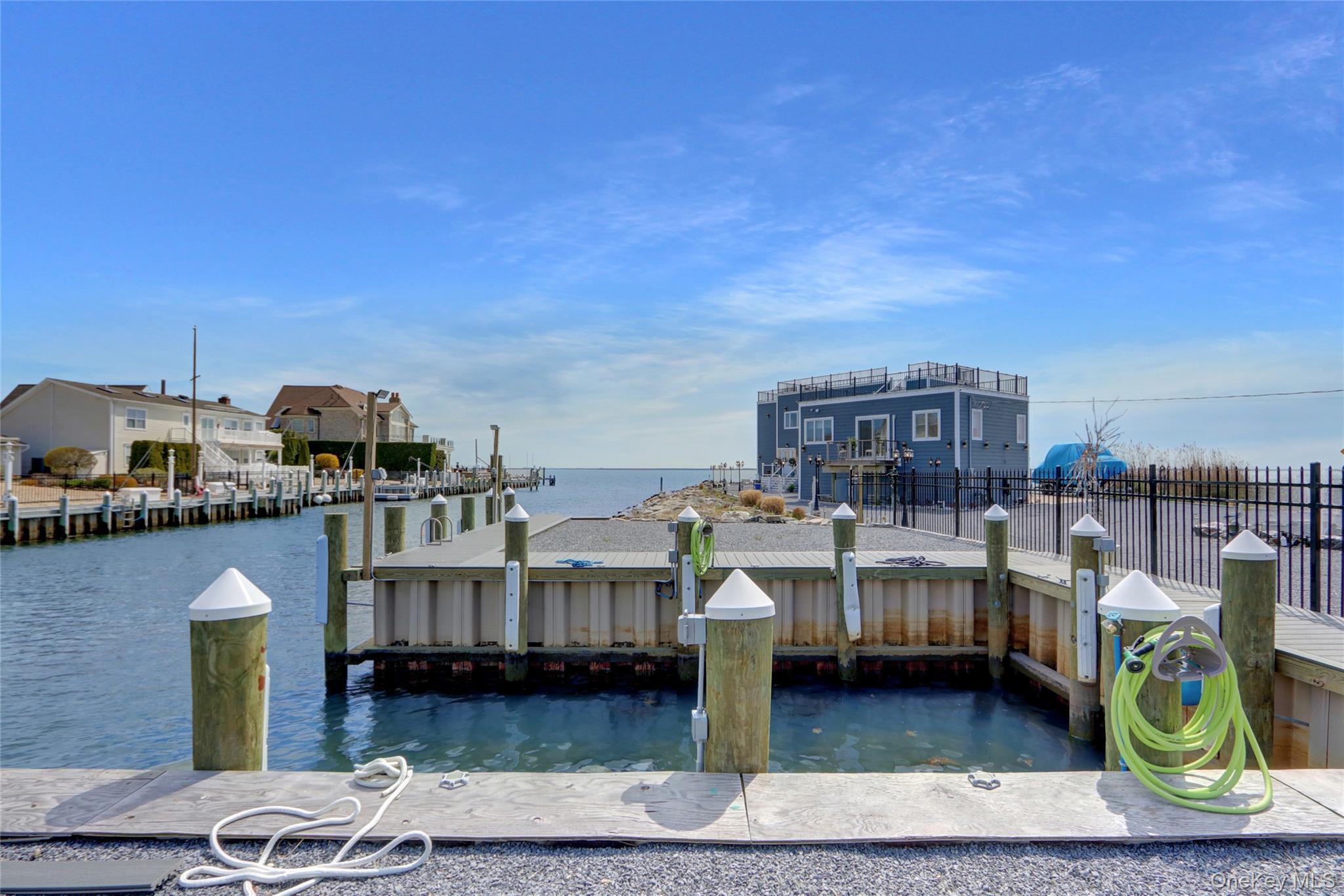 Single Family East Suffolk County, NY 11726, MLS-846641-30