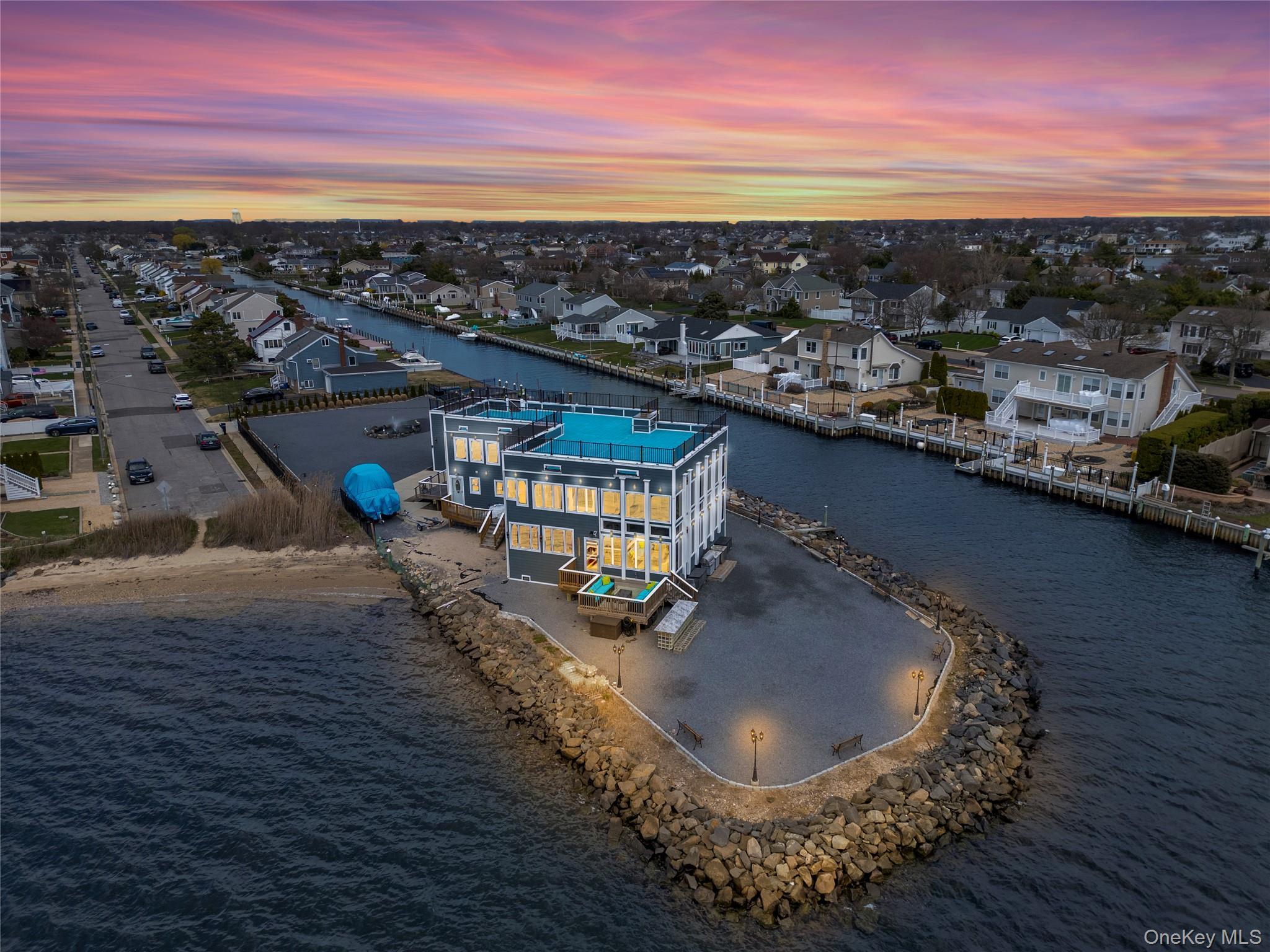 Single Family East Suffolk County, NY 11726, MLS-846641-38