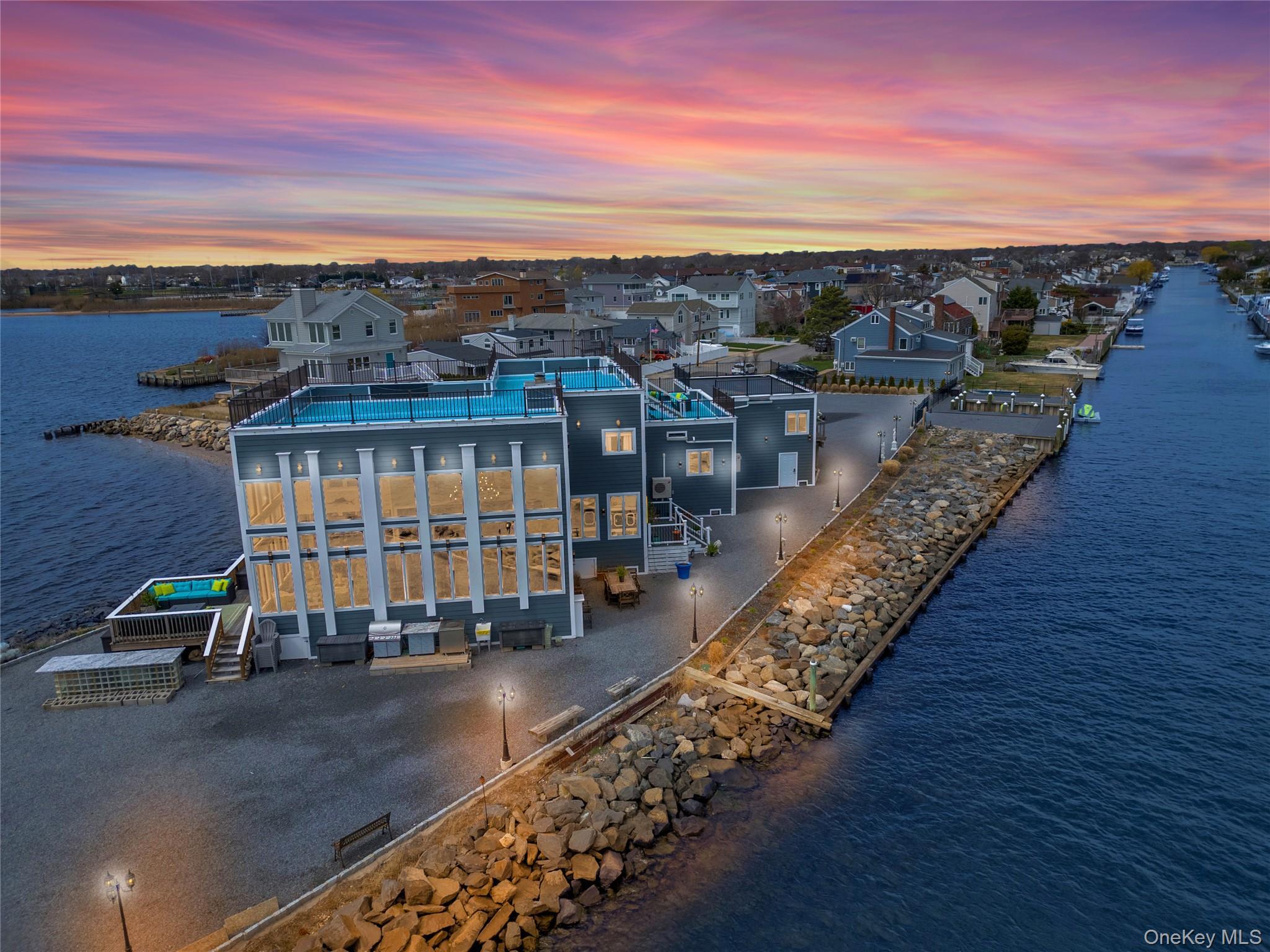 Single Family East Suffolk County, NY 11726, MLS-846641-39