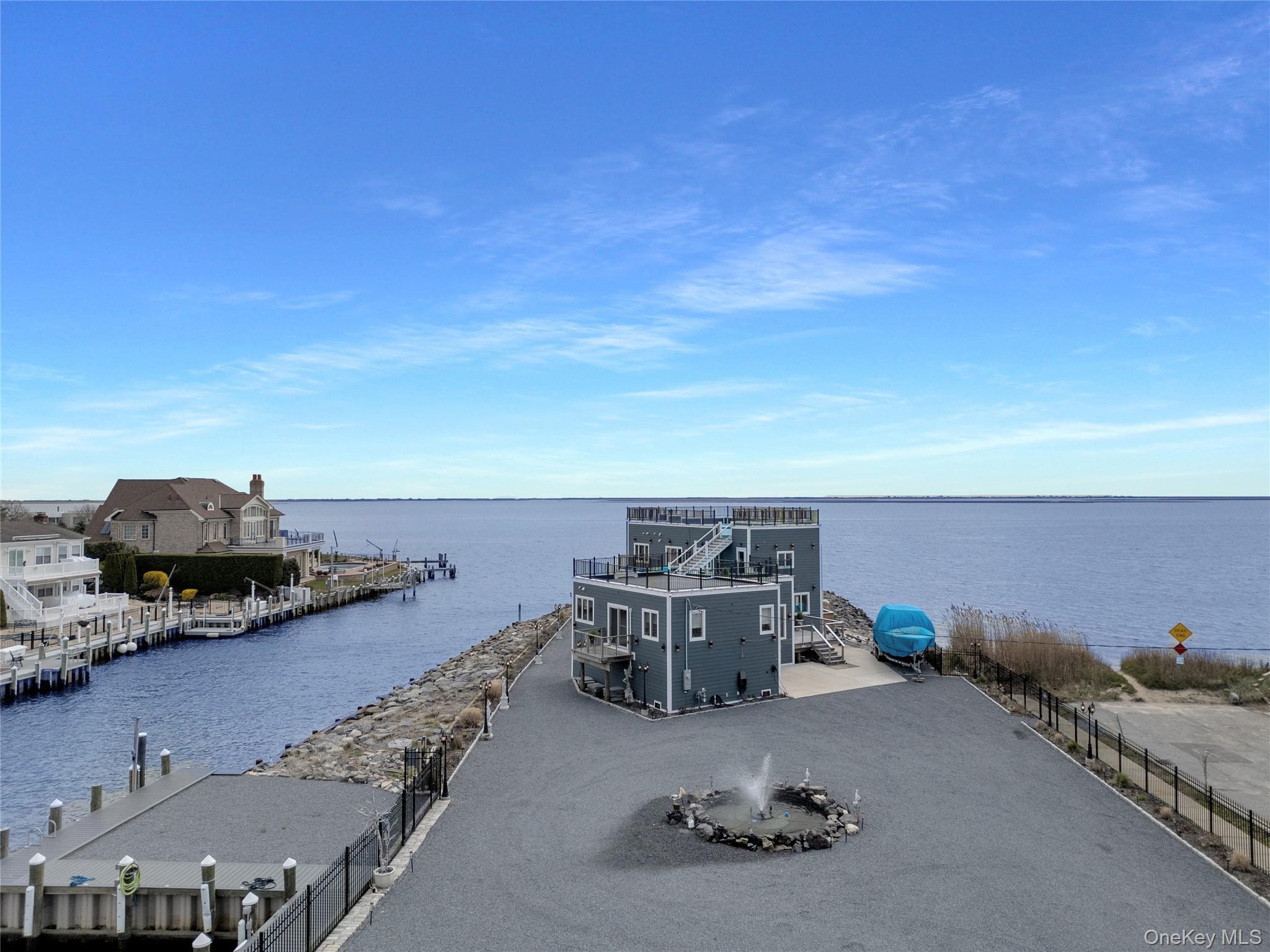 Single Family East Suffolk County, NY 11726, MLS-846641-42