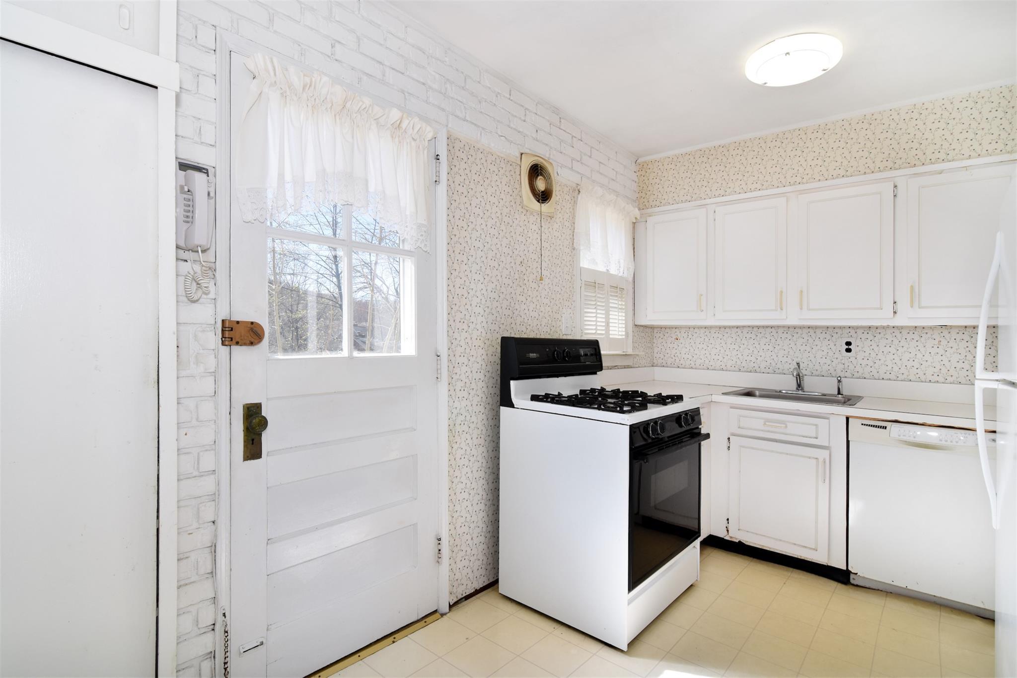 Single Family Amawalk Court  Westchester County, NY 10562, MLS-846681-12