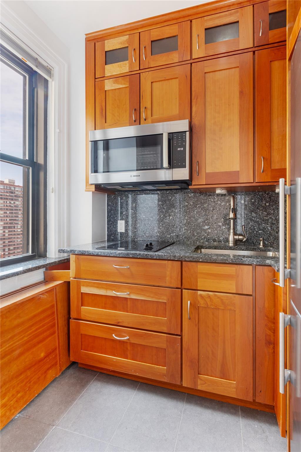 Coop 57th  Manhattan, NY 10019, MLS-846689-3
