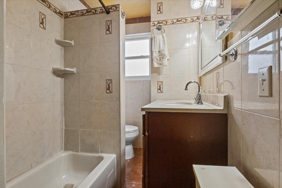Single Family 95th  Brooklyn, NY 11236, MLS-846693-8