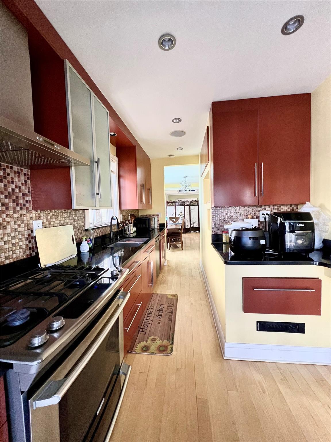 Single Family 7  Queens, NY 11356, MLS-846717-15