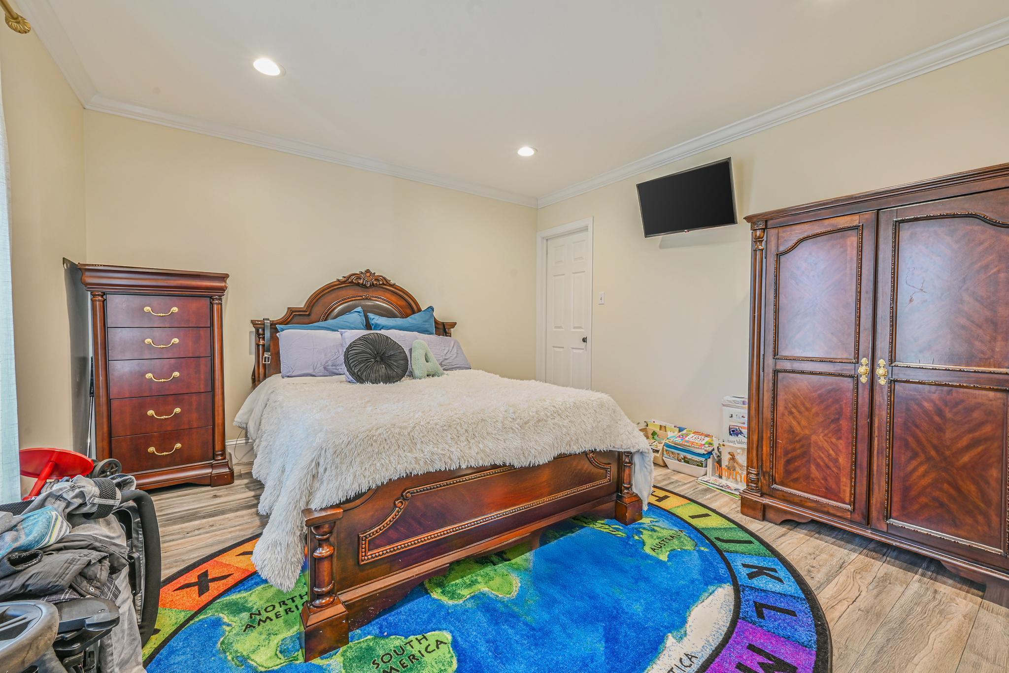 Single Family Deer Park  Suffolk County, NY 11746-5207, MLS-846726-17