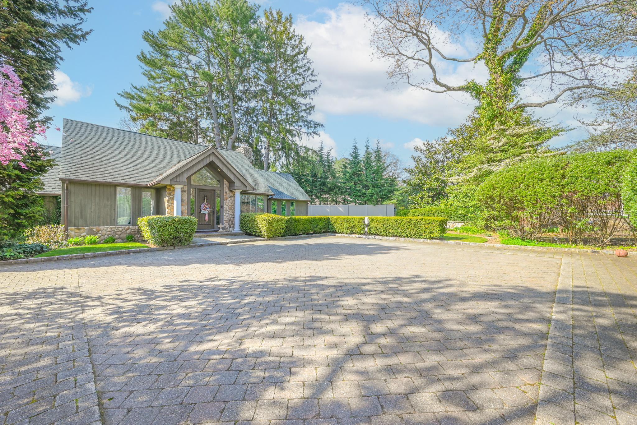 Single Family Deer Park  Suffolk County, NY 11746-5207, MLS-846726-35
