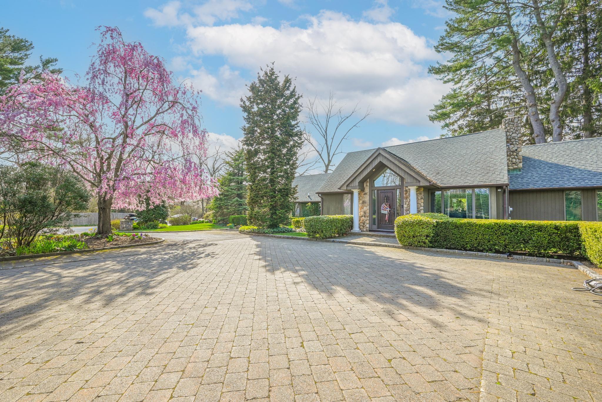 Single Family Deer Park  Suffolk County, NY 11746-5207, MLS-846726-36