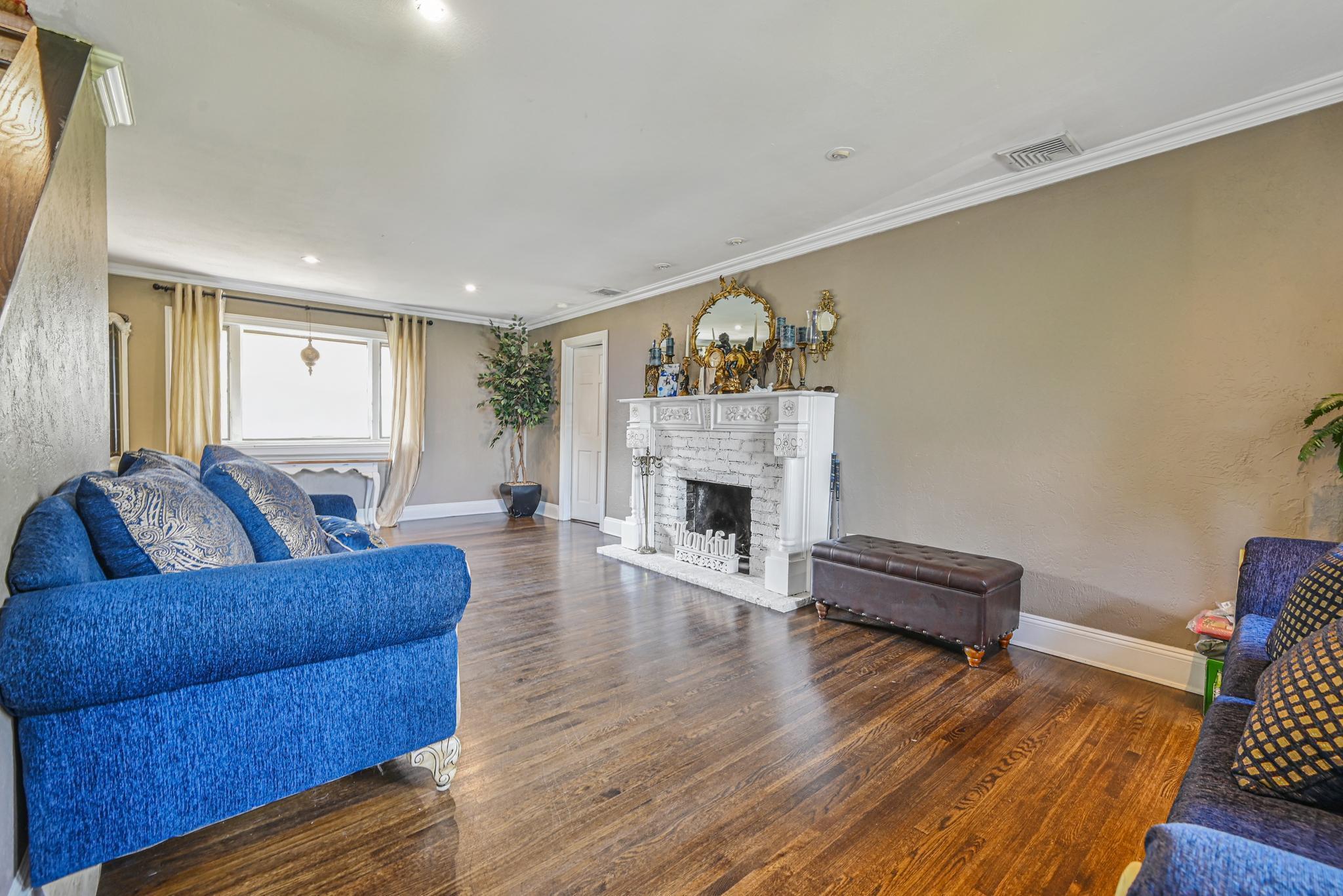 Single Family Deer Park  Suffolk County, NY 11746-5207, MLS-846726-4