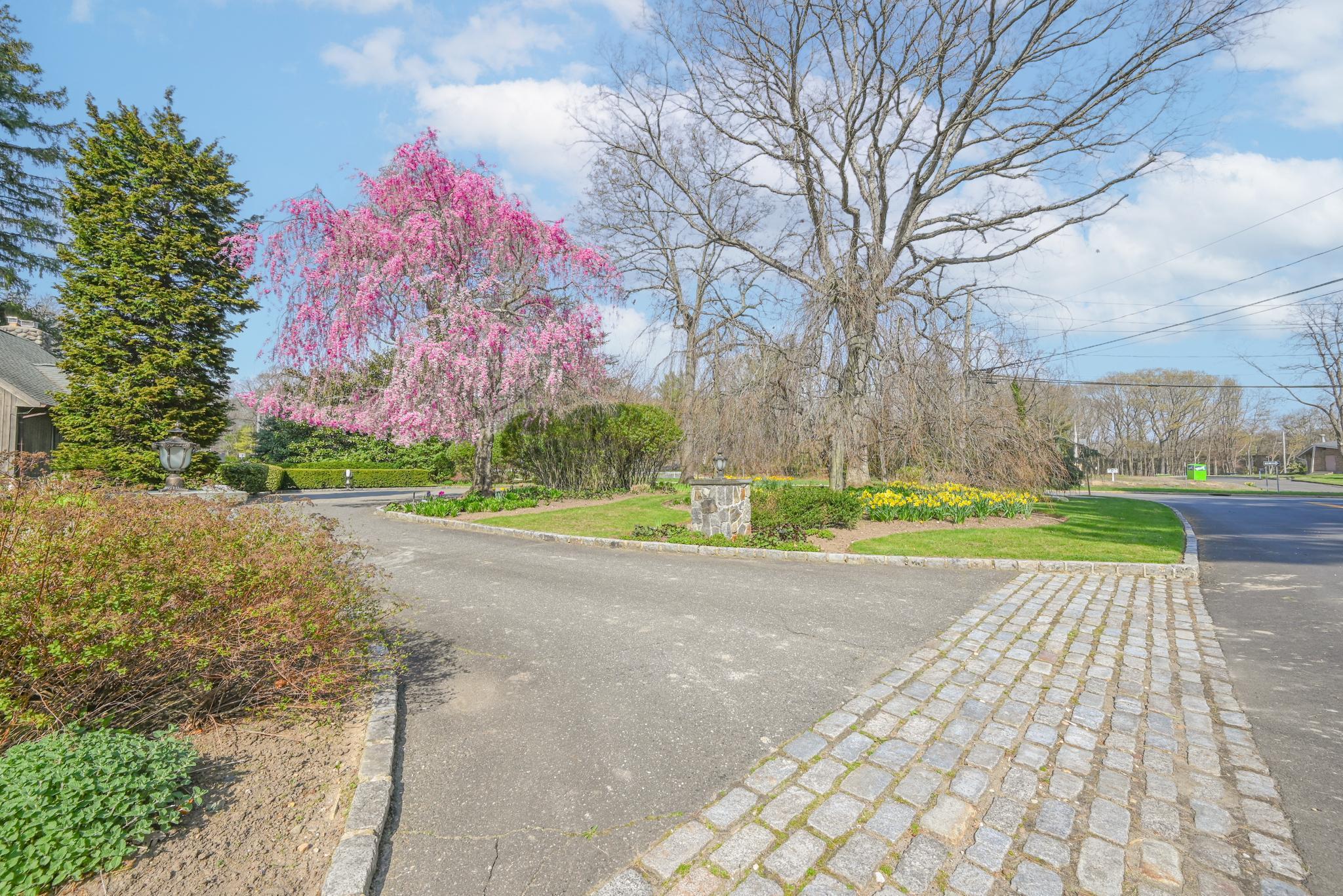 Single Family Deer Park  Suffolk County, NY 11746-5207, MLS-846726-40