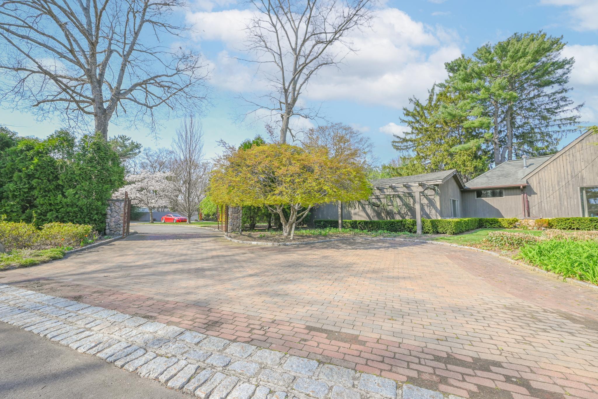 Single Family Deer Park  Suffolk County, NY 11746-5207, MLS-846726-41