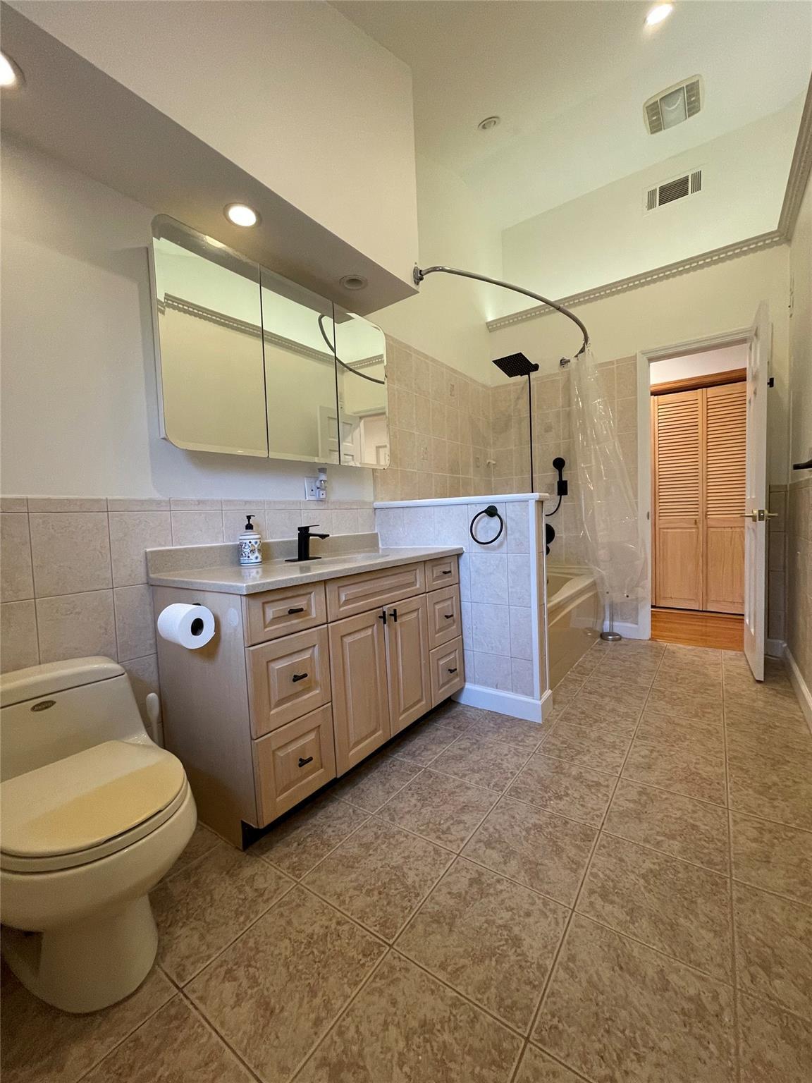 Single Family Fulton  Suffolk County, NY 11725, MLS-846762-11