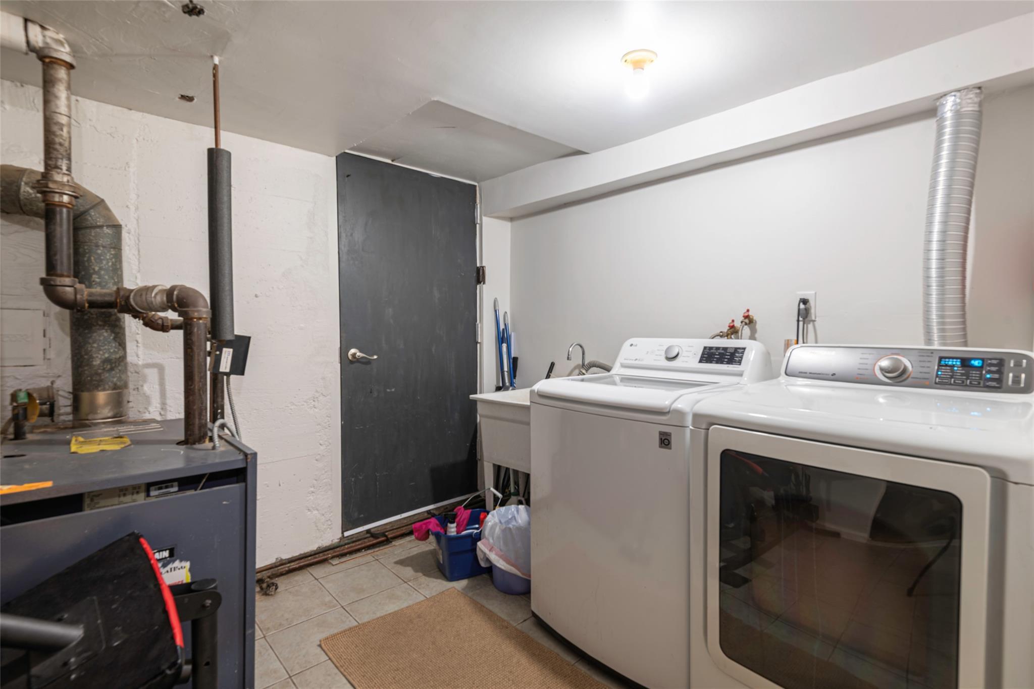 Single Family 87  Queens, NY 11426, MLS-846767-16