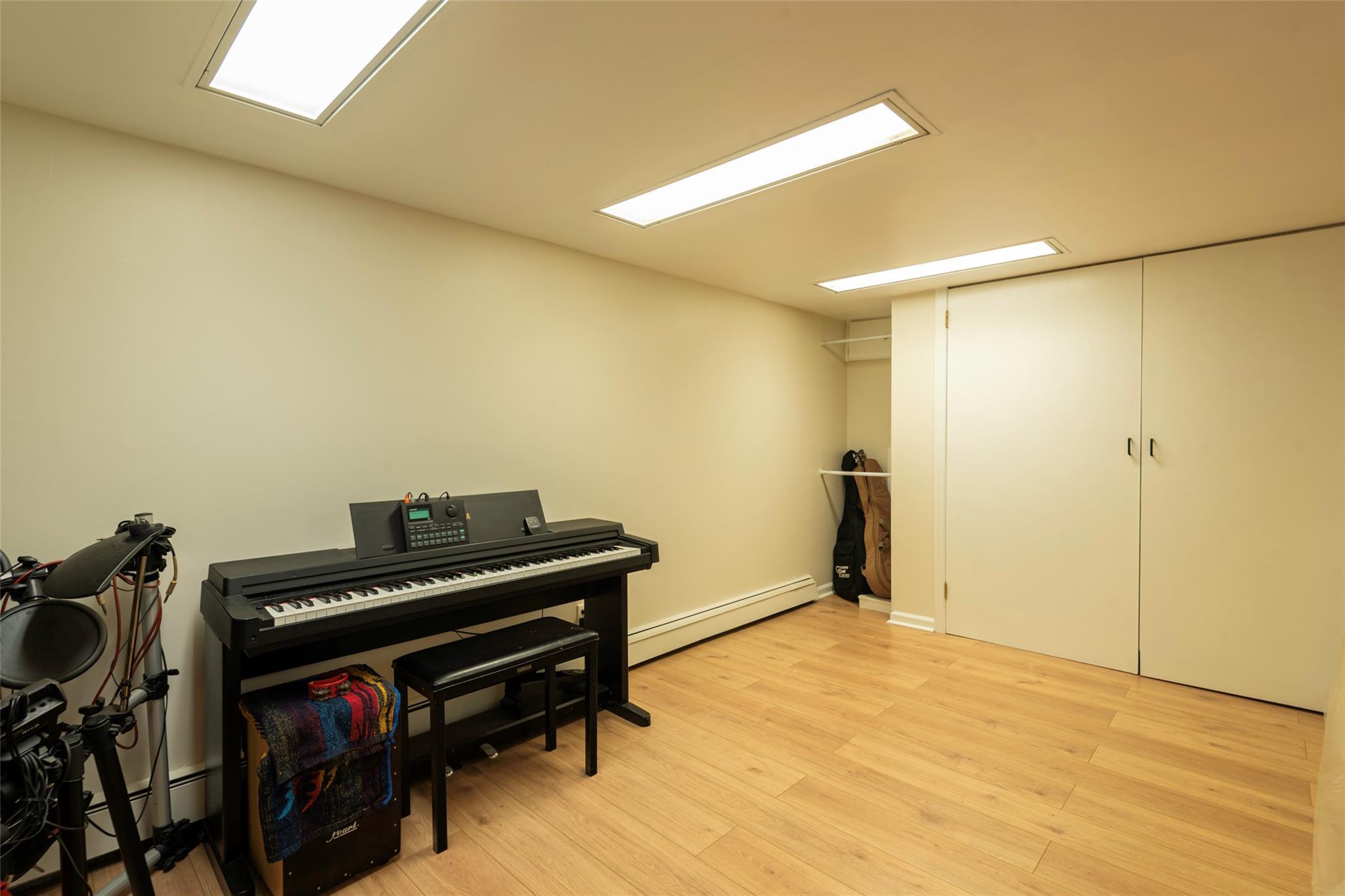 Single Family 87  Queens, NY 11426, MLS-846767-17