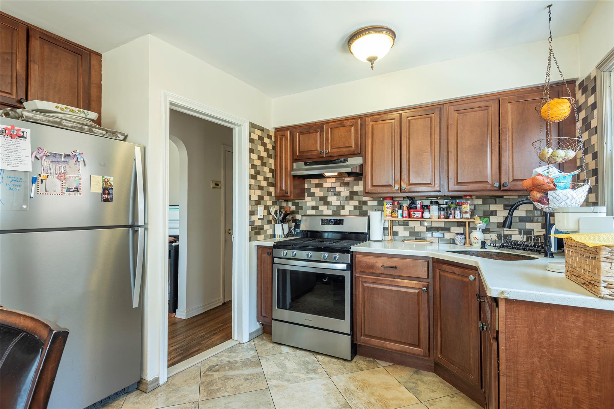 Single Family 87  Queens, NY 11426, MLS-846767-6