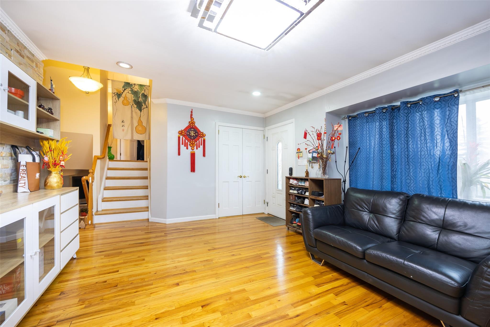 Single Family Gates  Nassau County, NY 11803, MLS-846768-5