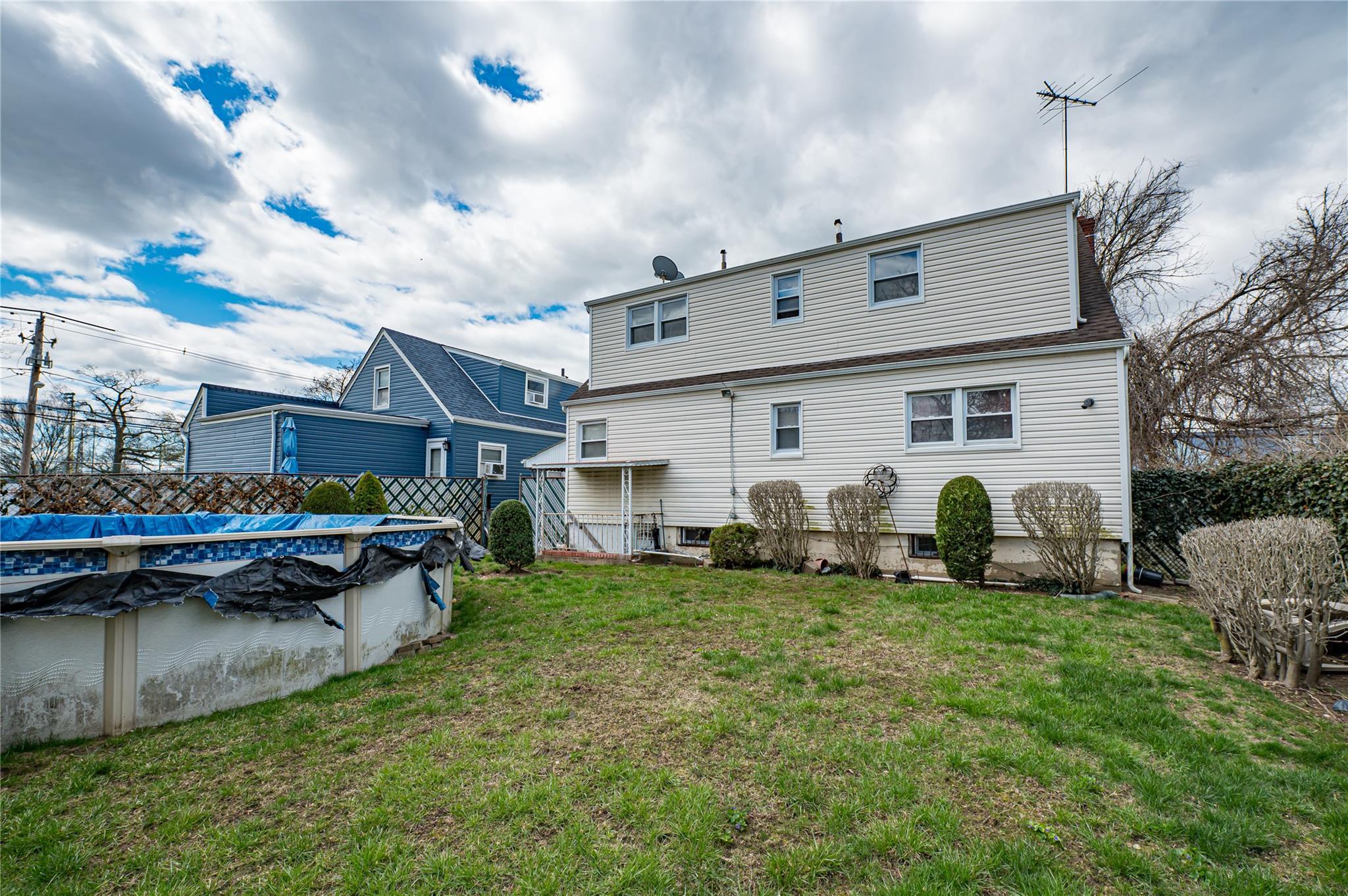 Single Family Ave  Nassau County, NY 11520, MLS-846786-16